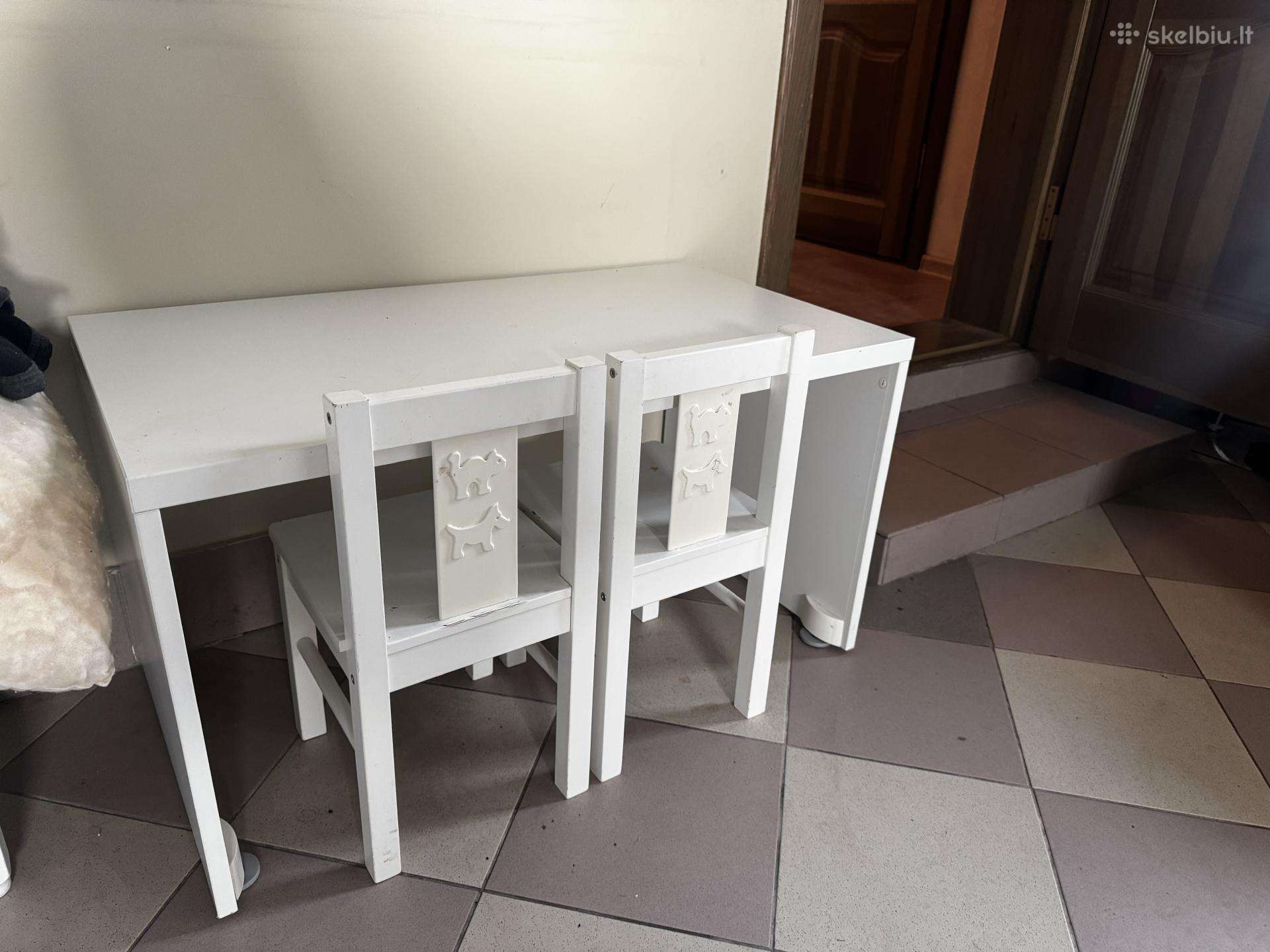 Ikea staliukas ir dvi kedutes
