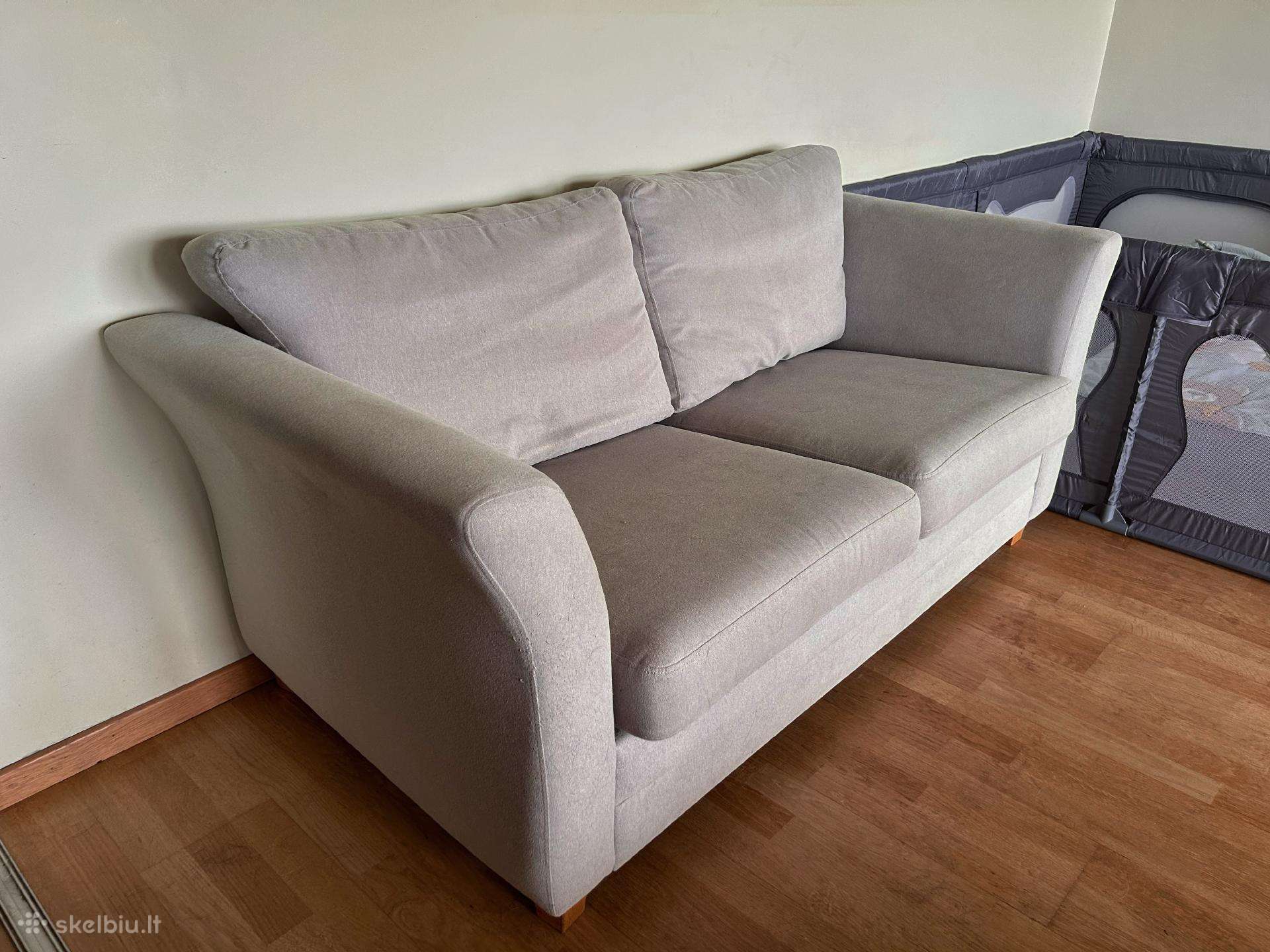 Dvivietė tvirta sofa