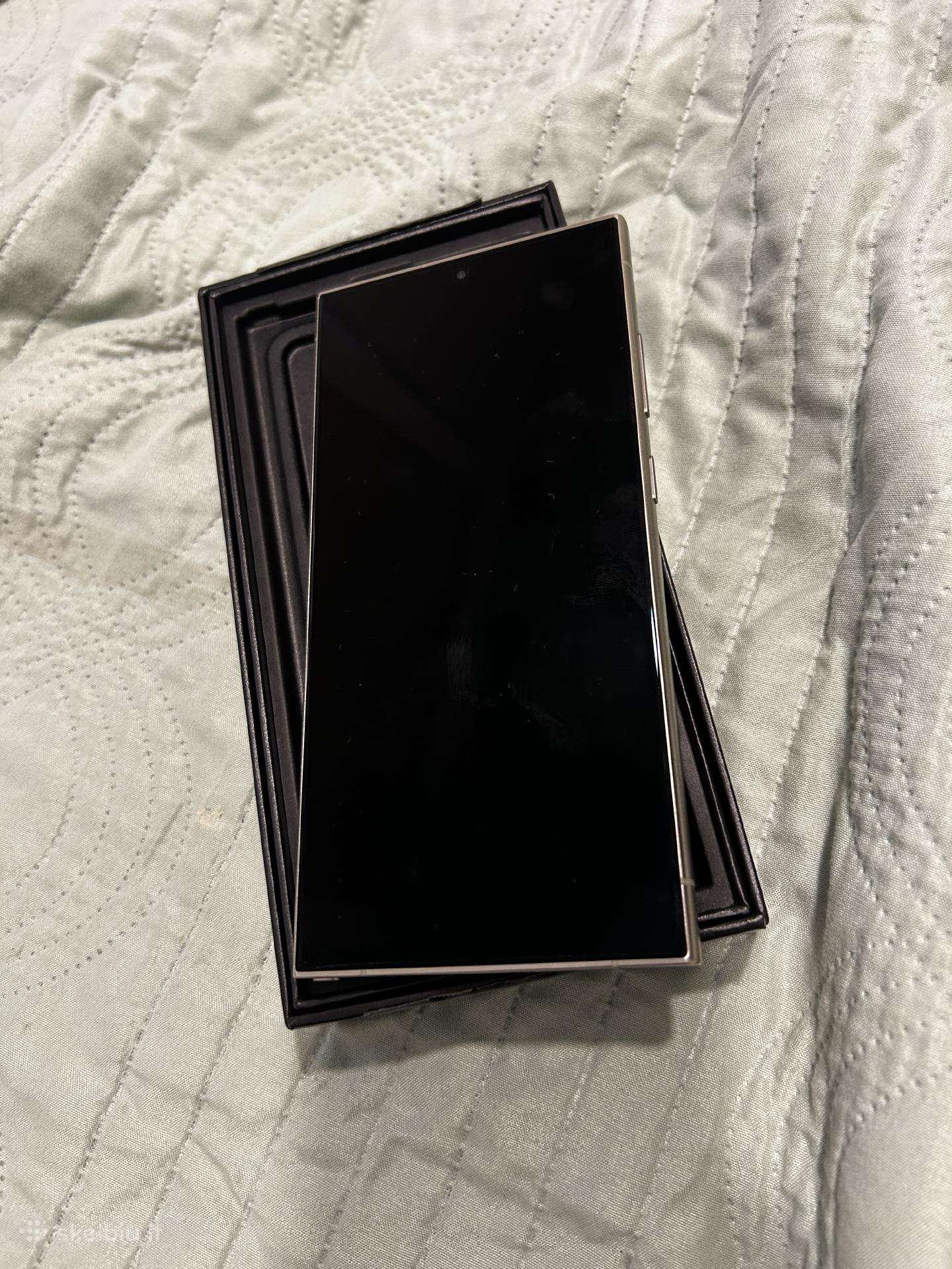 Samsung S24 ultra 256gb 10/10