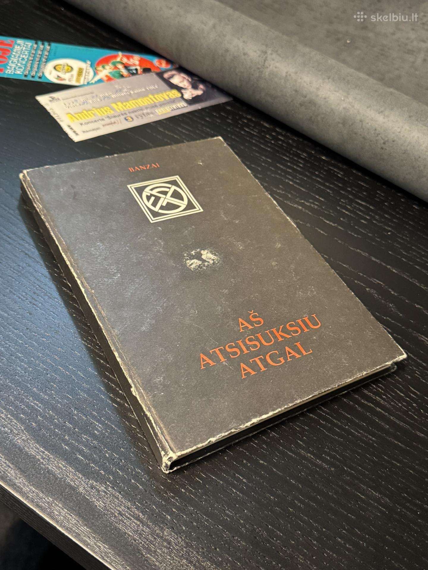 Parduodu Foje - Aš Atsisuksiu Atgal knygą