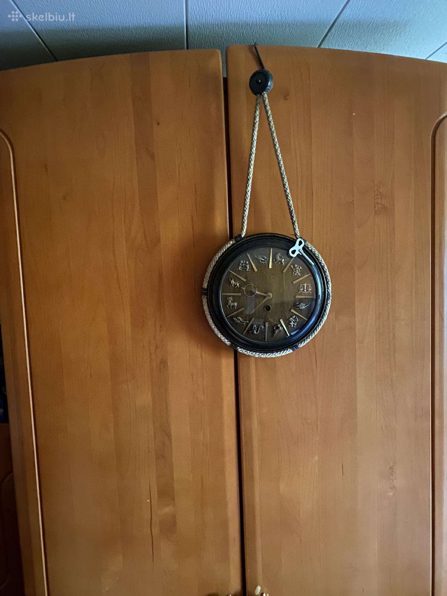 Atikvarinis sieninis laikrodis