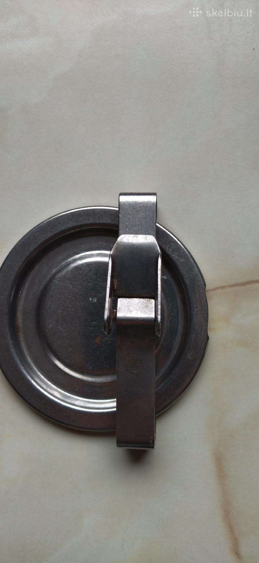 Stiklainiams dangteliai (metaliniai ne skardiniai)
