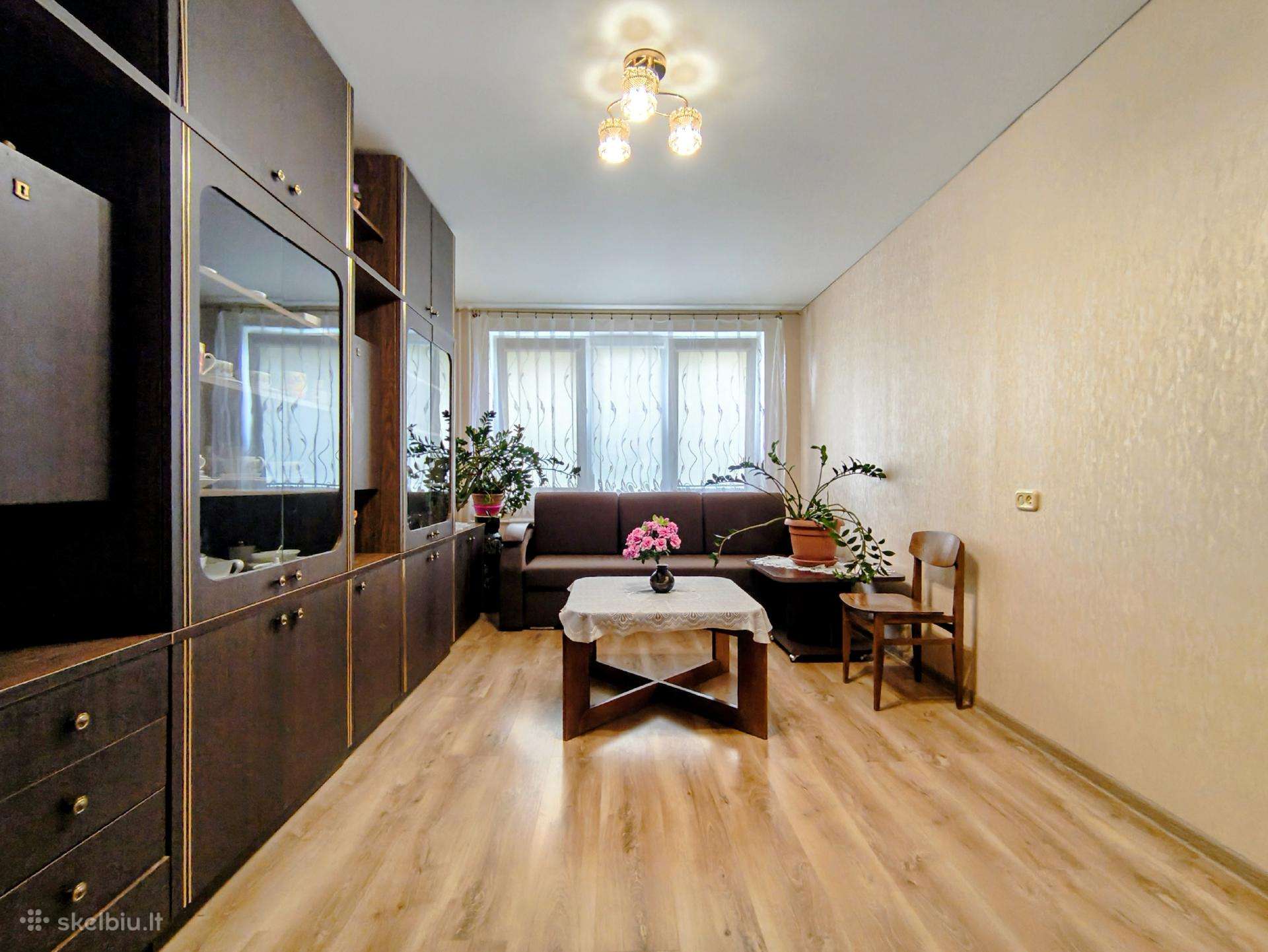 Parduodamas 2 kambarių butas Kaštonų g.