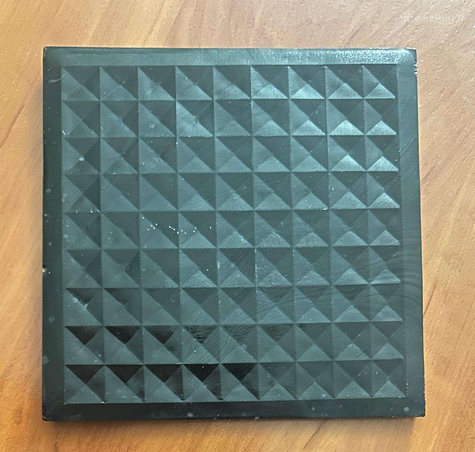 Naujos stiklinės juodos apdailos plytelės 15x15 cm