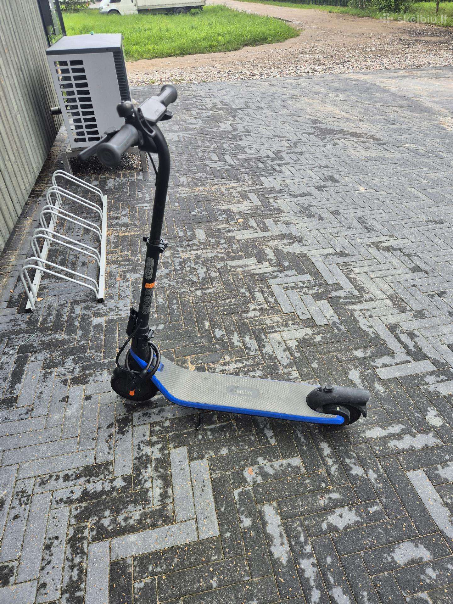 El paspirtukas Ninebot Kickscooter E2 Plus