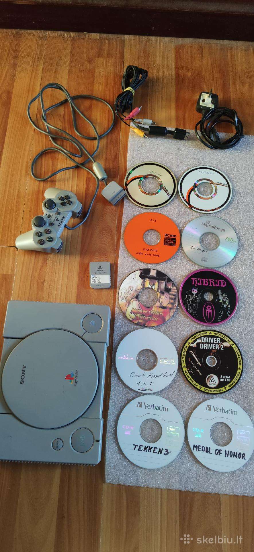 Playstation1 su žaidimais