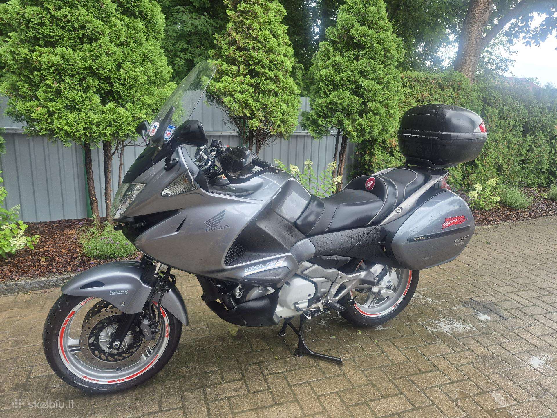 Honda Nt 700