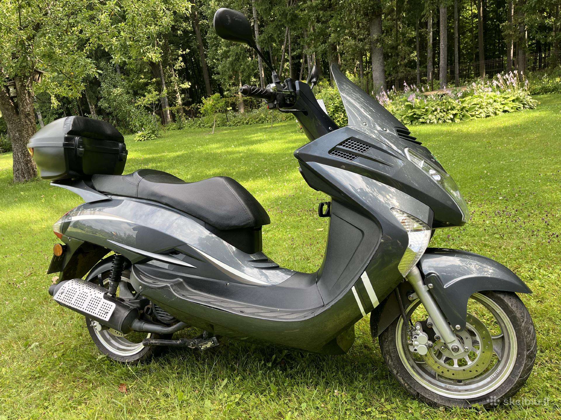 Mosca Grande 149cc, scooters / mopeds