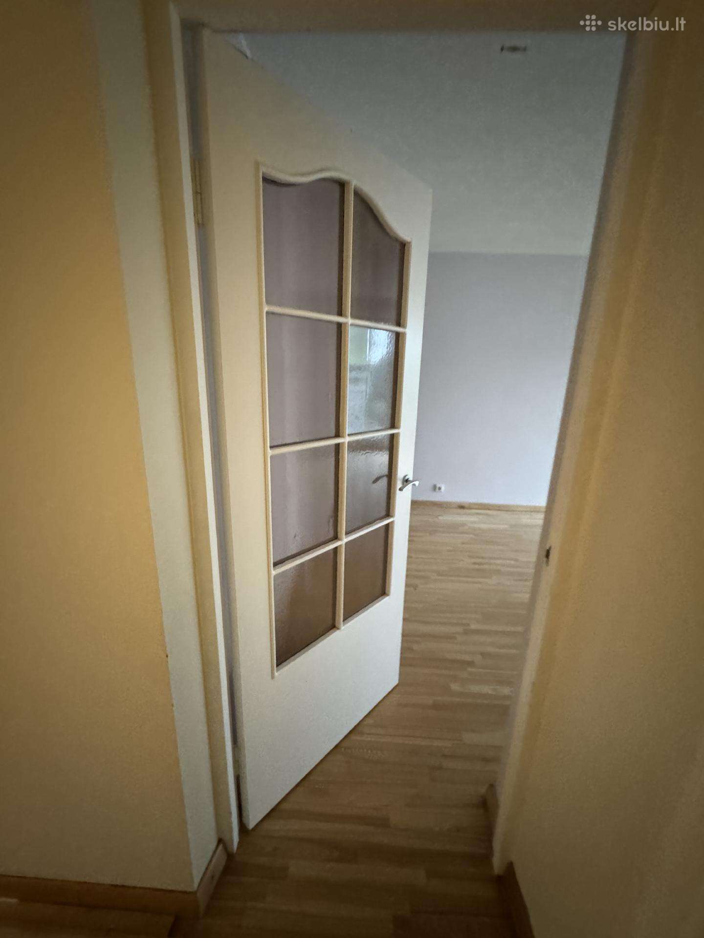 Dovanojamos 4 vidaus durys
