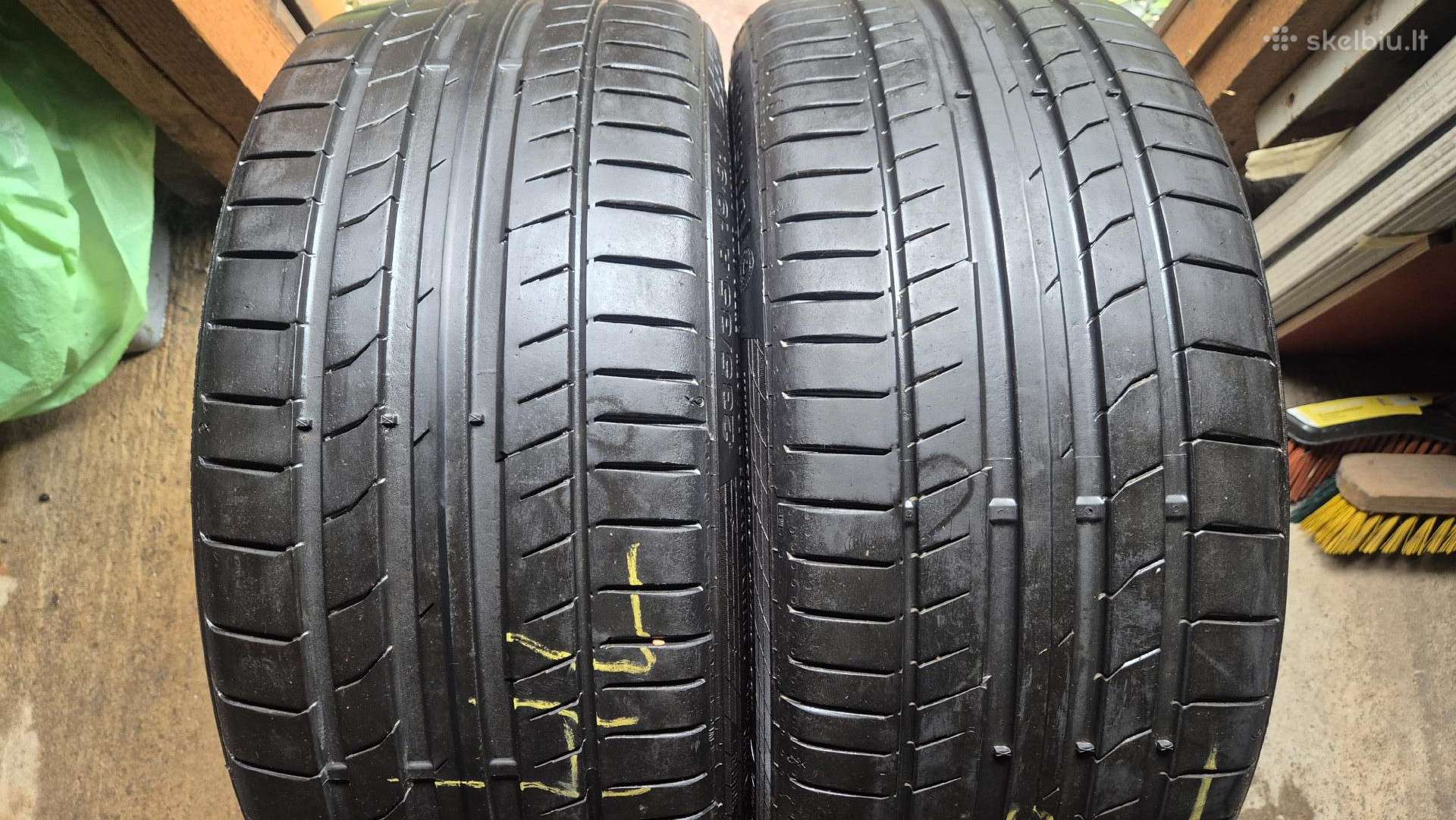 Dvi vasarinės 235/35 R19 Continental