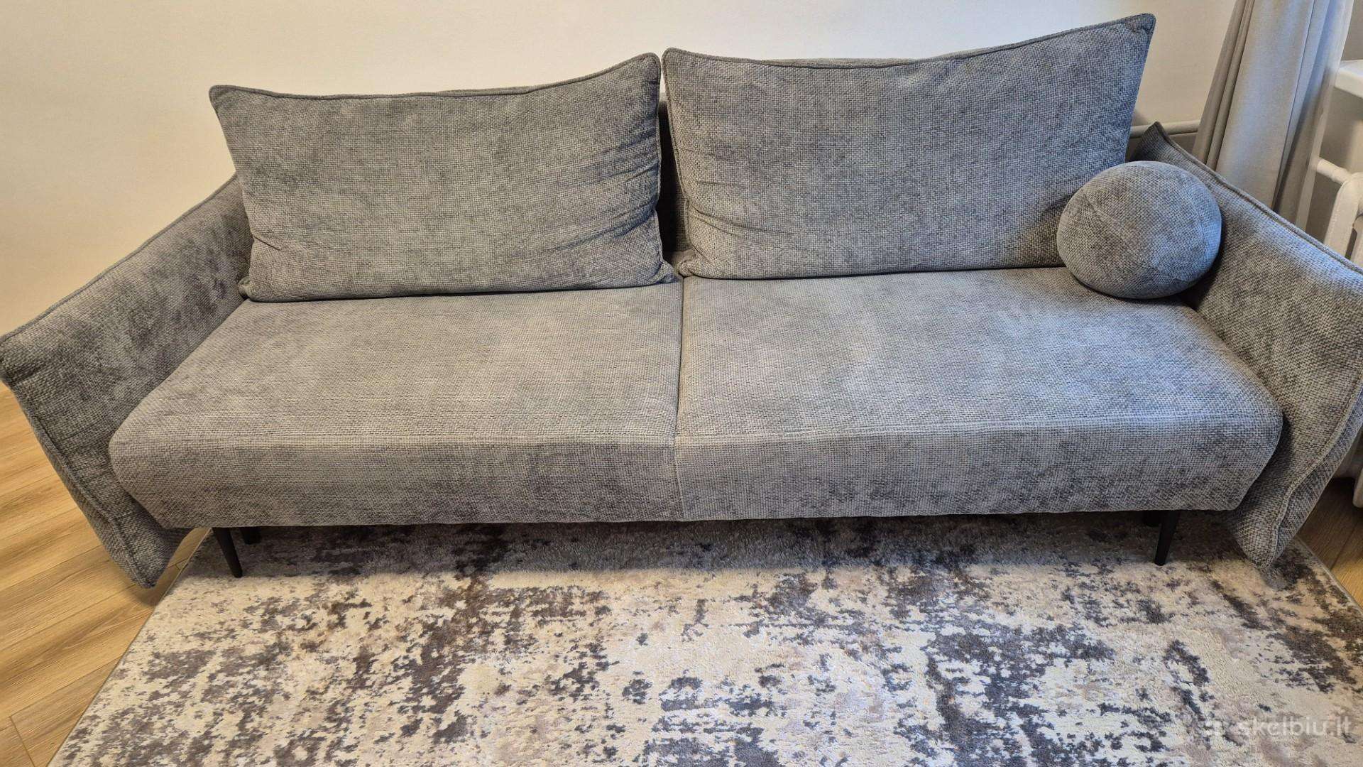 Parduodama sofa-lova su patalynės dėže