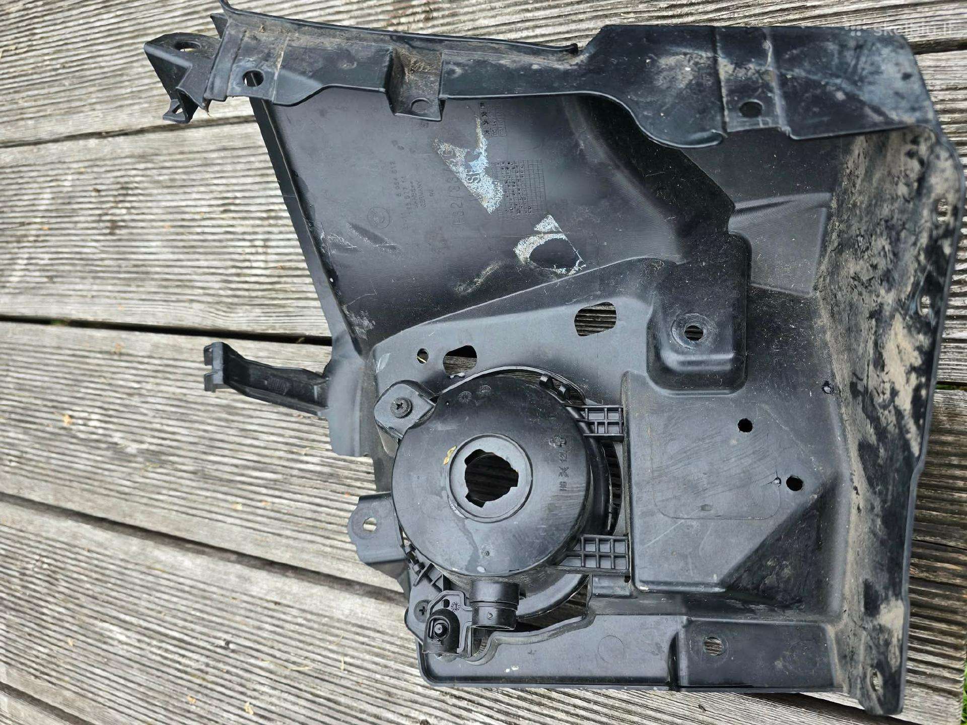 Bmw F30 F31 Dešinės Pusės Rūko Žibintas