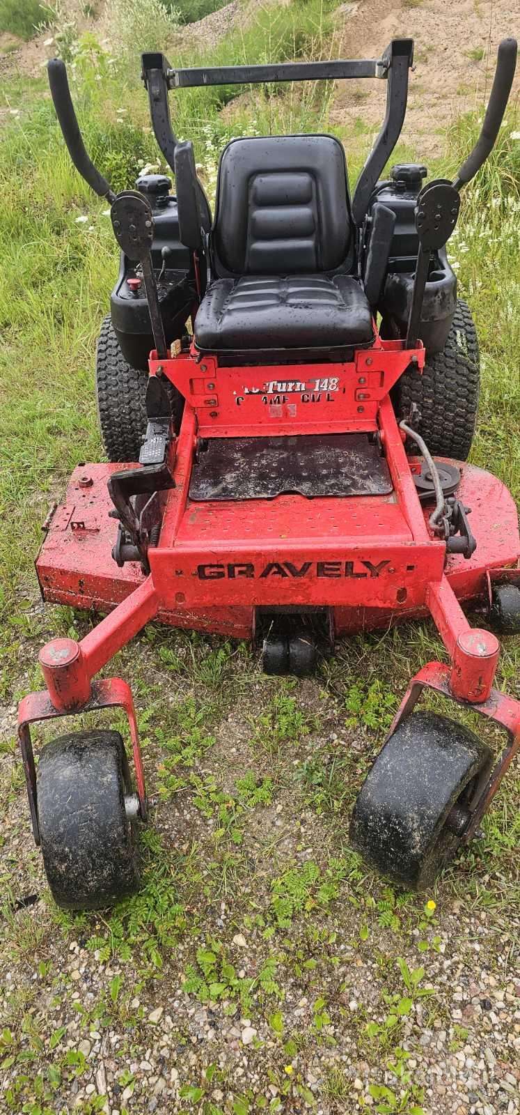 Gravely nulinio apsisukimo traktoriukas