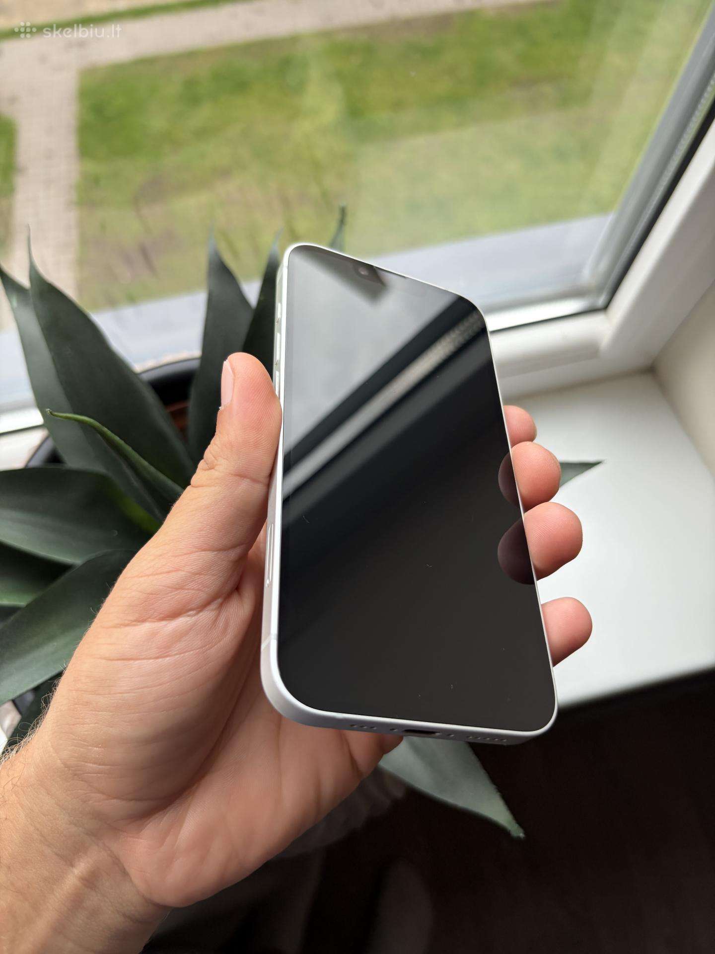 iPhone 16e 95% baterija