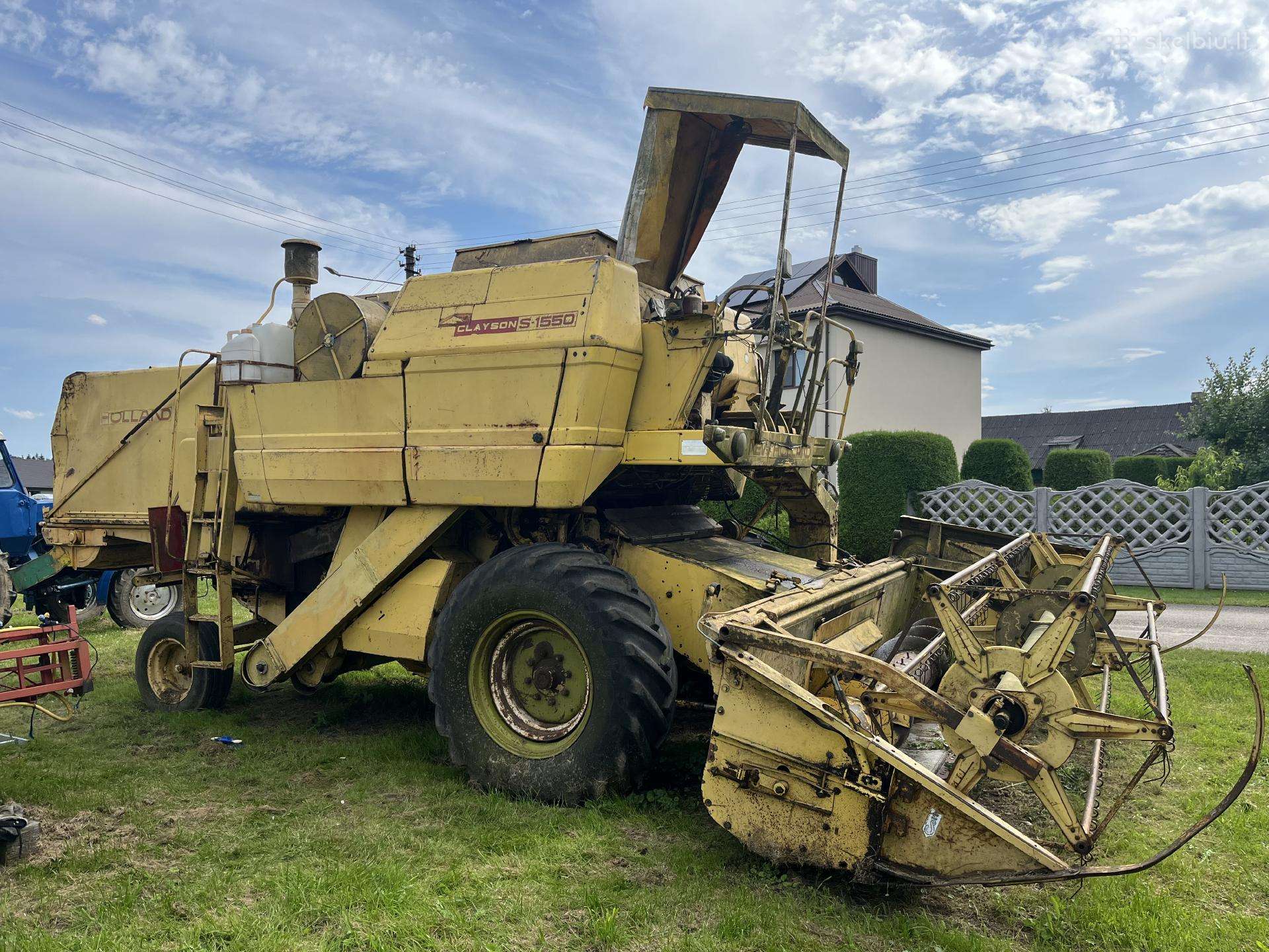 New Holland, combine harvesters