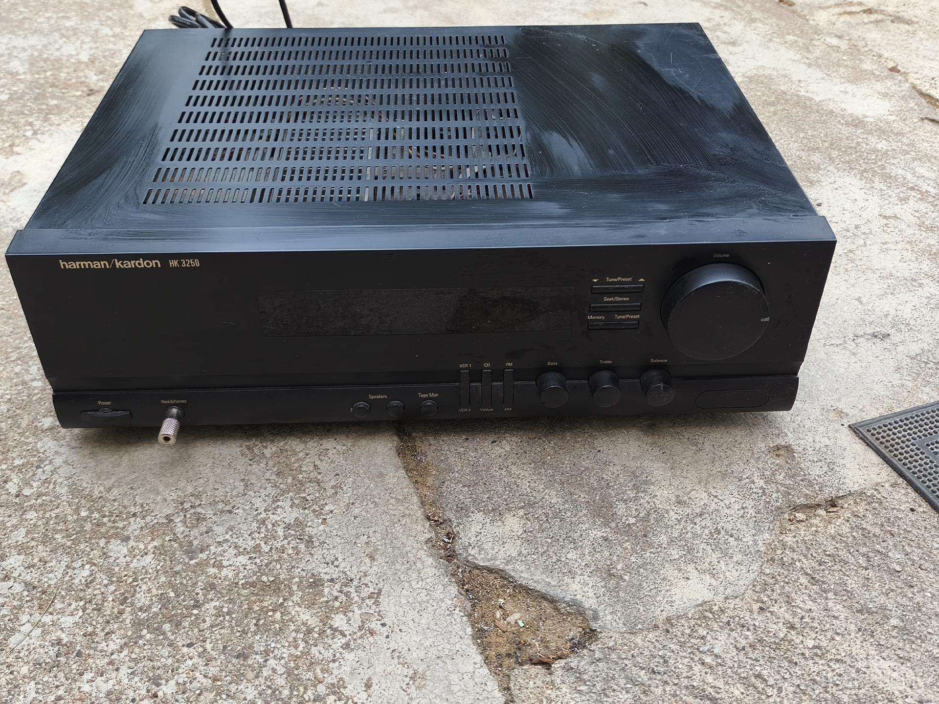 Stiprintuvas harman kardon