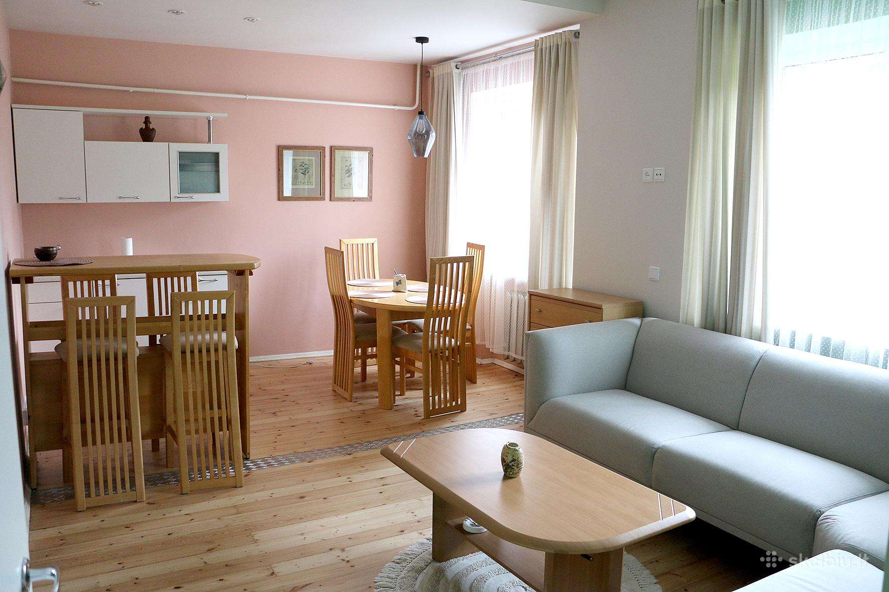 Išnuomojamas 2 kamb. butas miesto centre