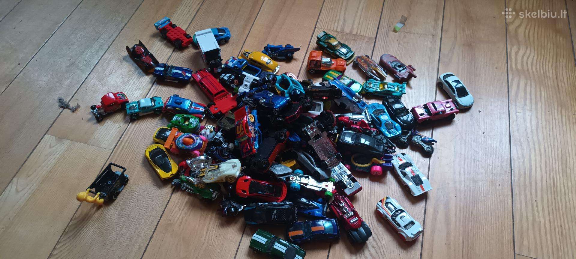 91 hotwheel mašinėlės