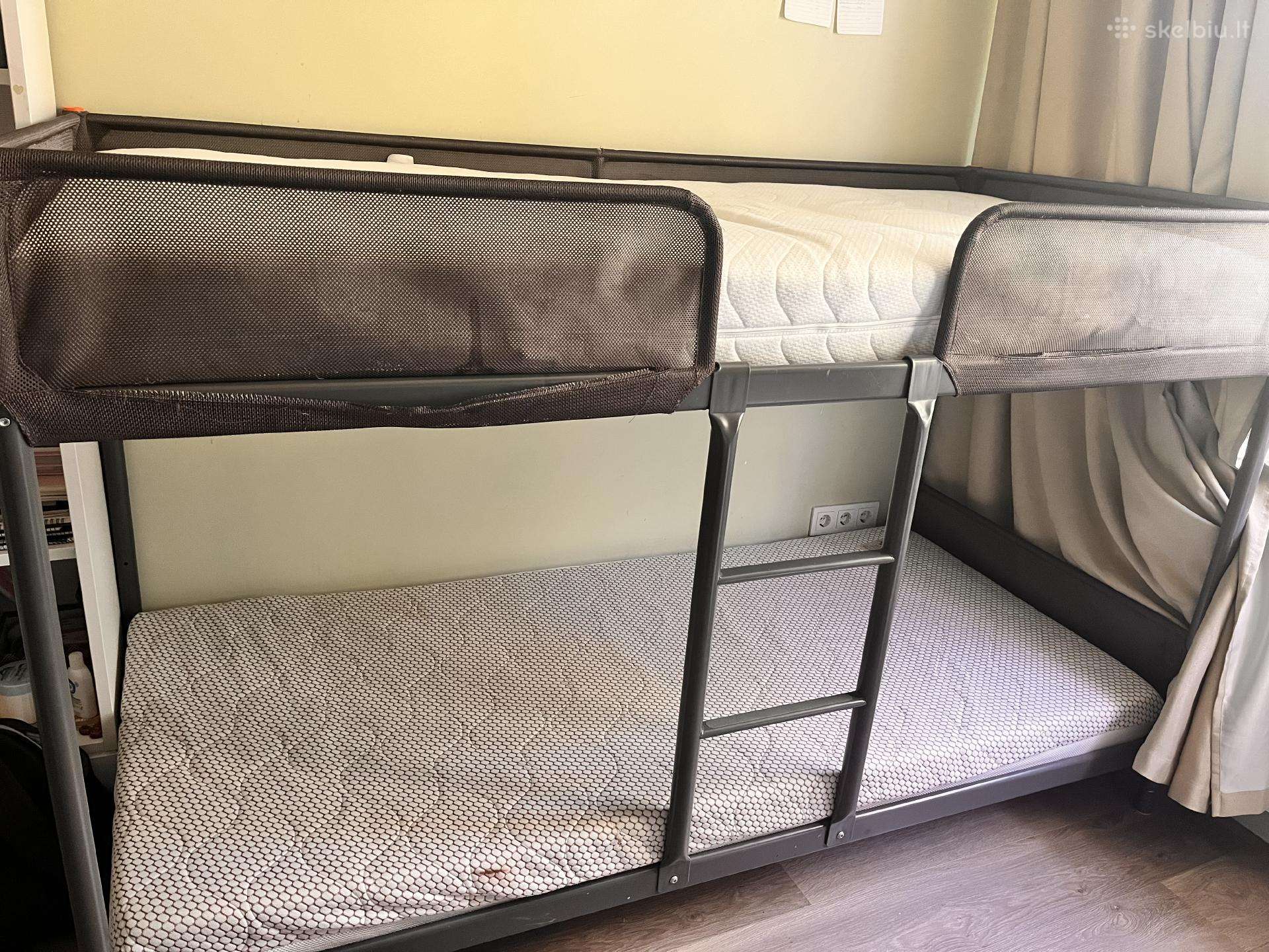 Dviaukštė metalinė Ikea lova su čiužiniais