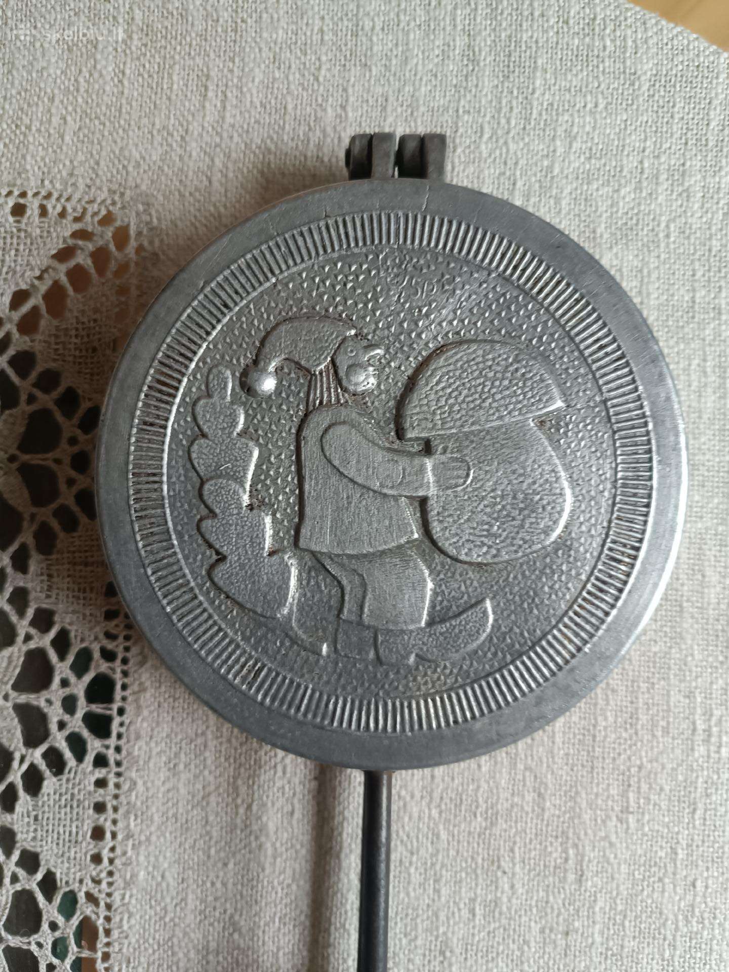 Tarybinių laikų grybukų keptuvė