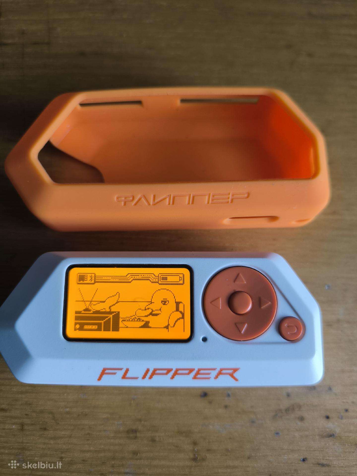 Flipper Zero + dėkliukas
