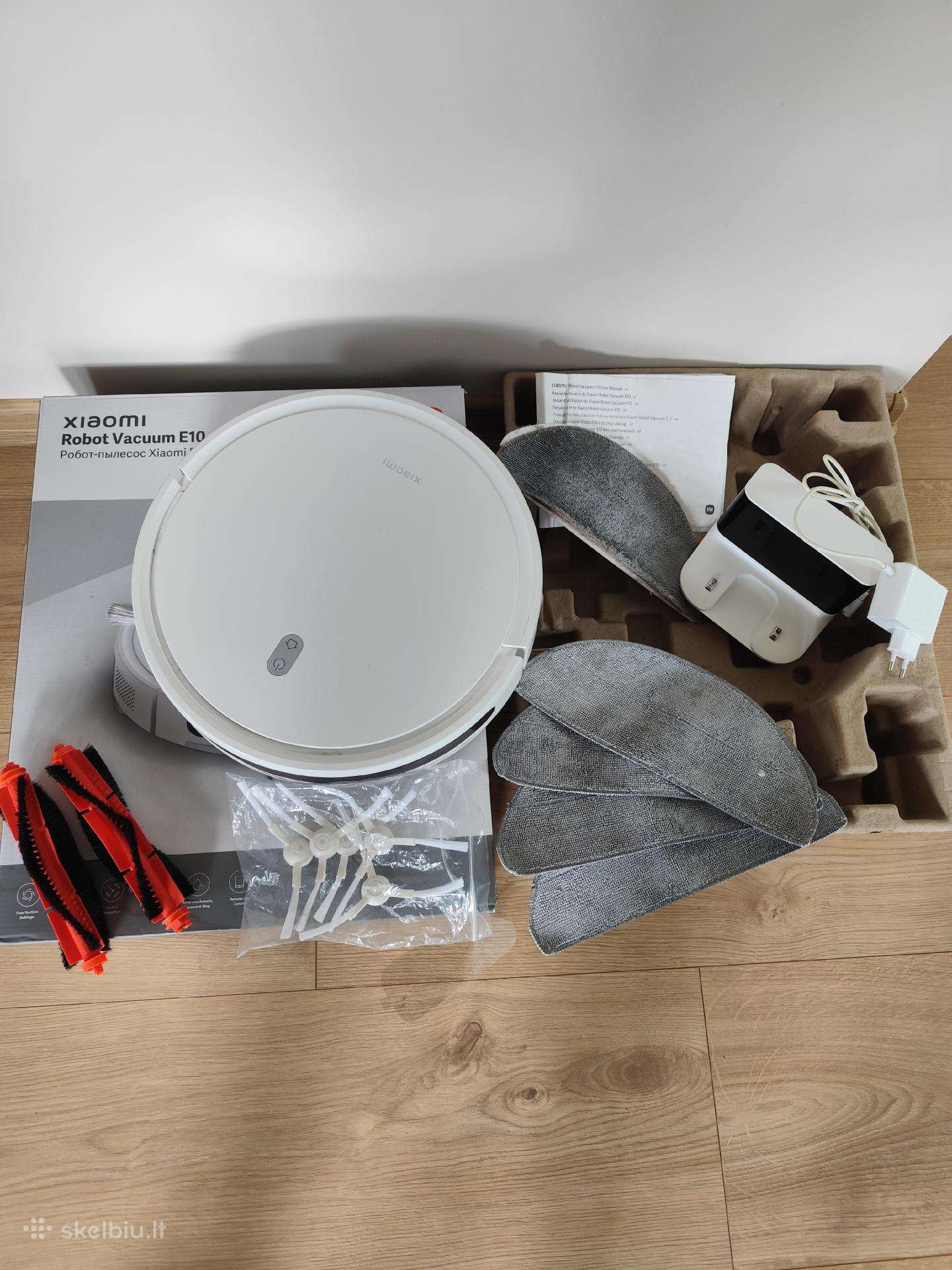Siurblys-robotas Xiaomi E10 su priedais.