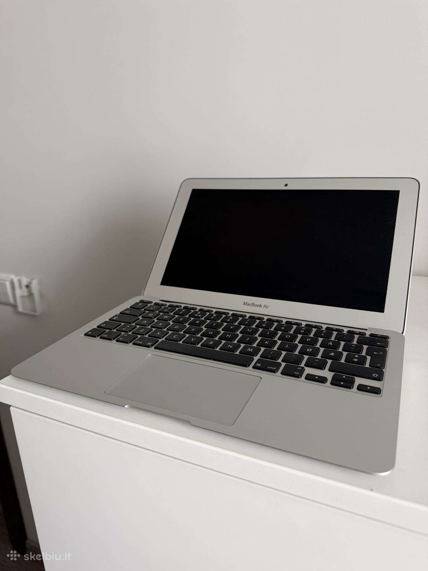 MacBook Air 13" Model: A1465