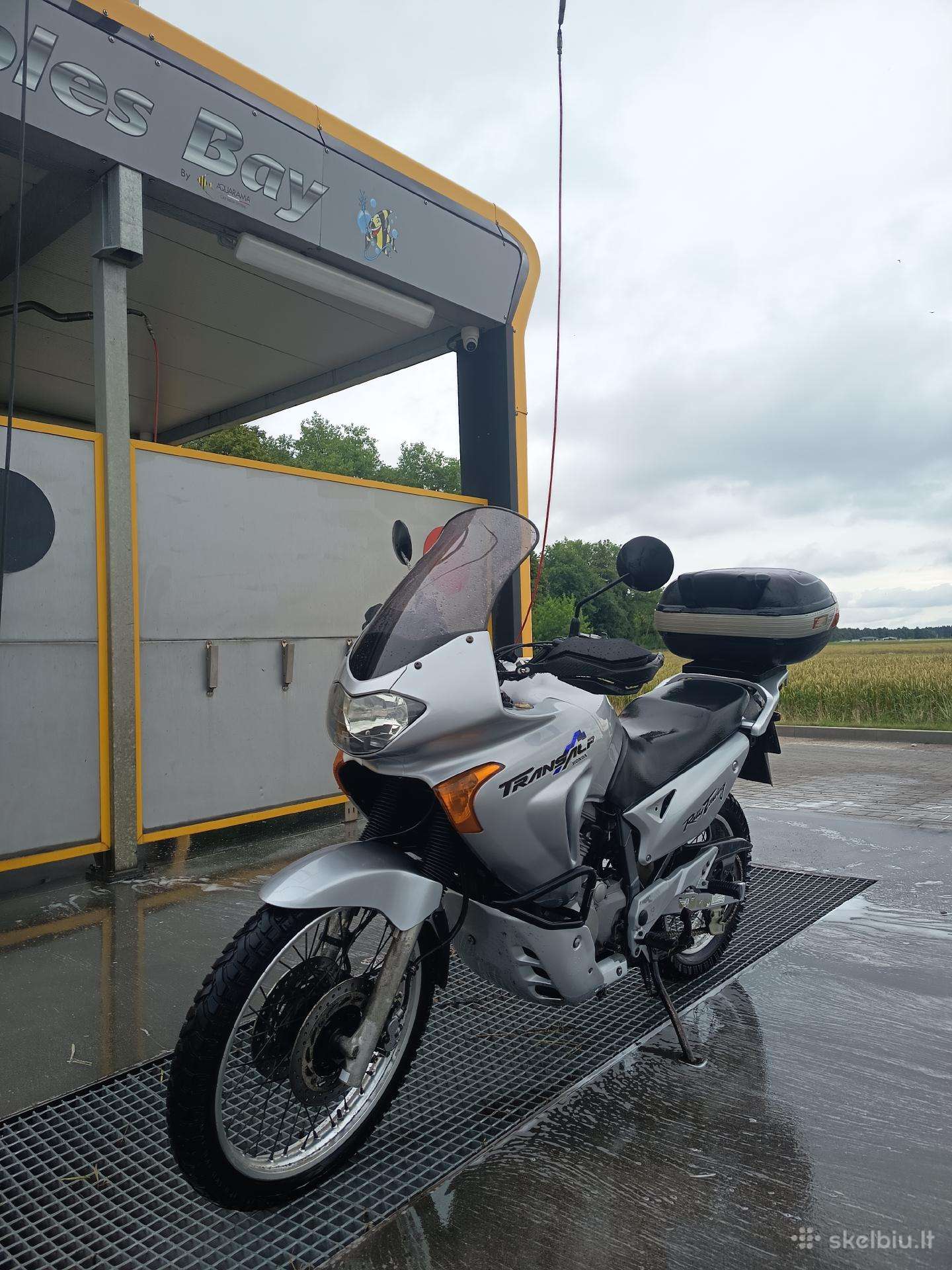 Parduodu Honda transalp 650 2001-03