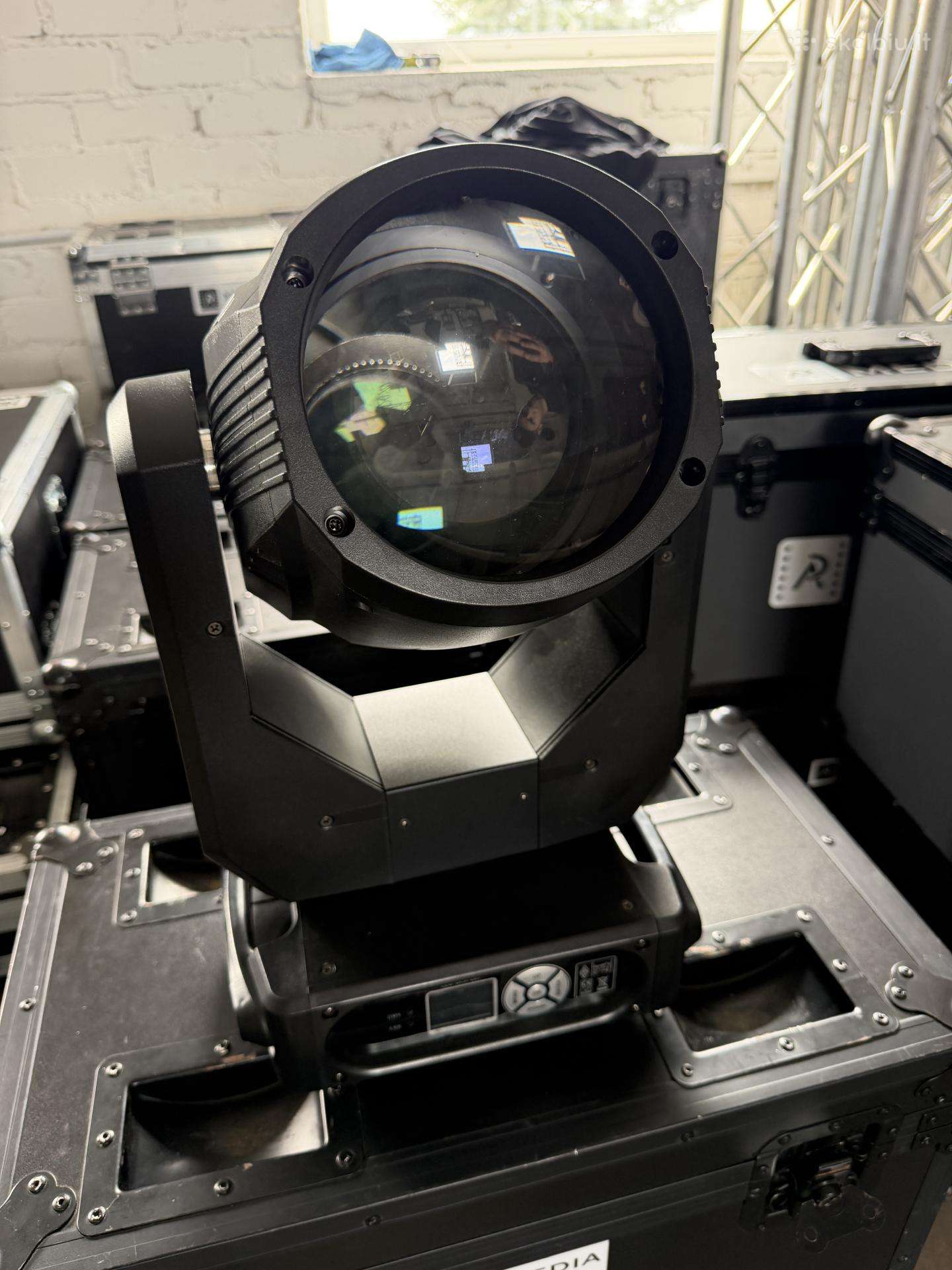 Parduodami 8 vnt Flash Butrym 12r Beam.