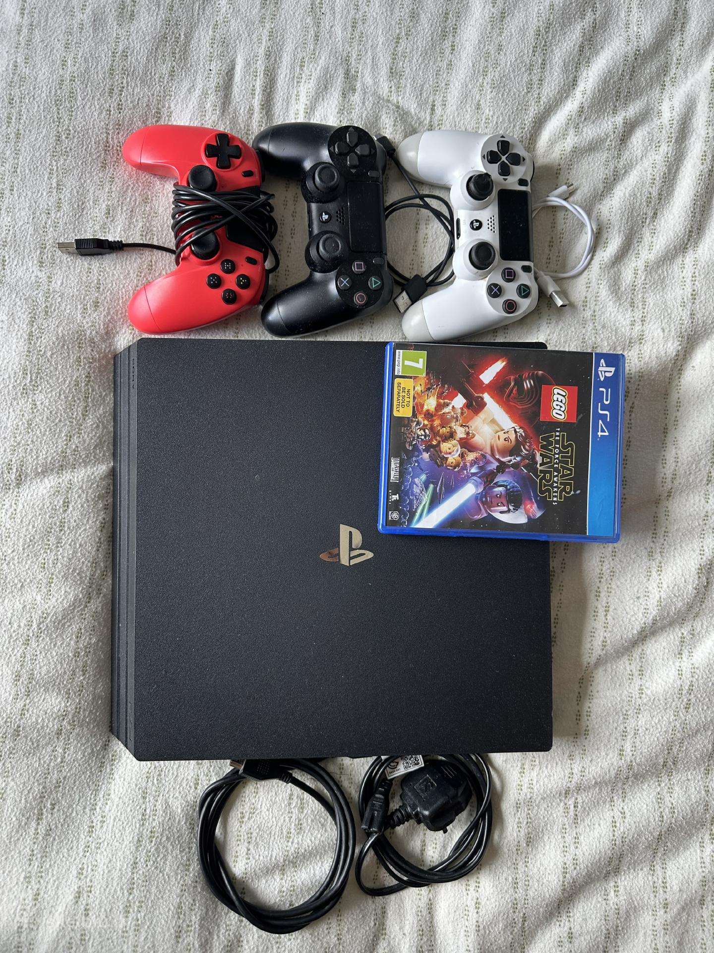 Parduodama Playstation 4 (Ps4) su pulteliais