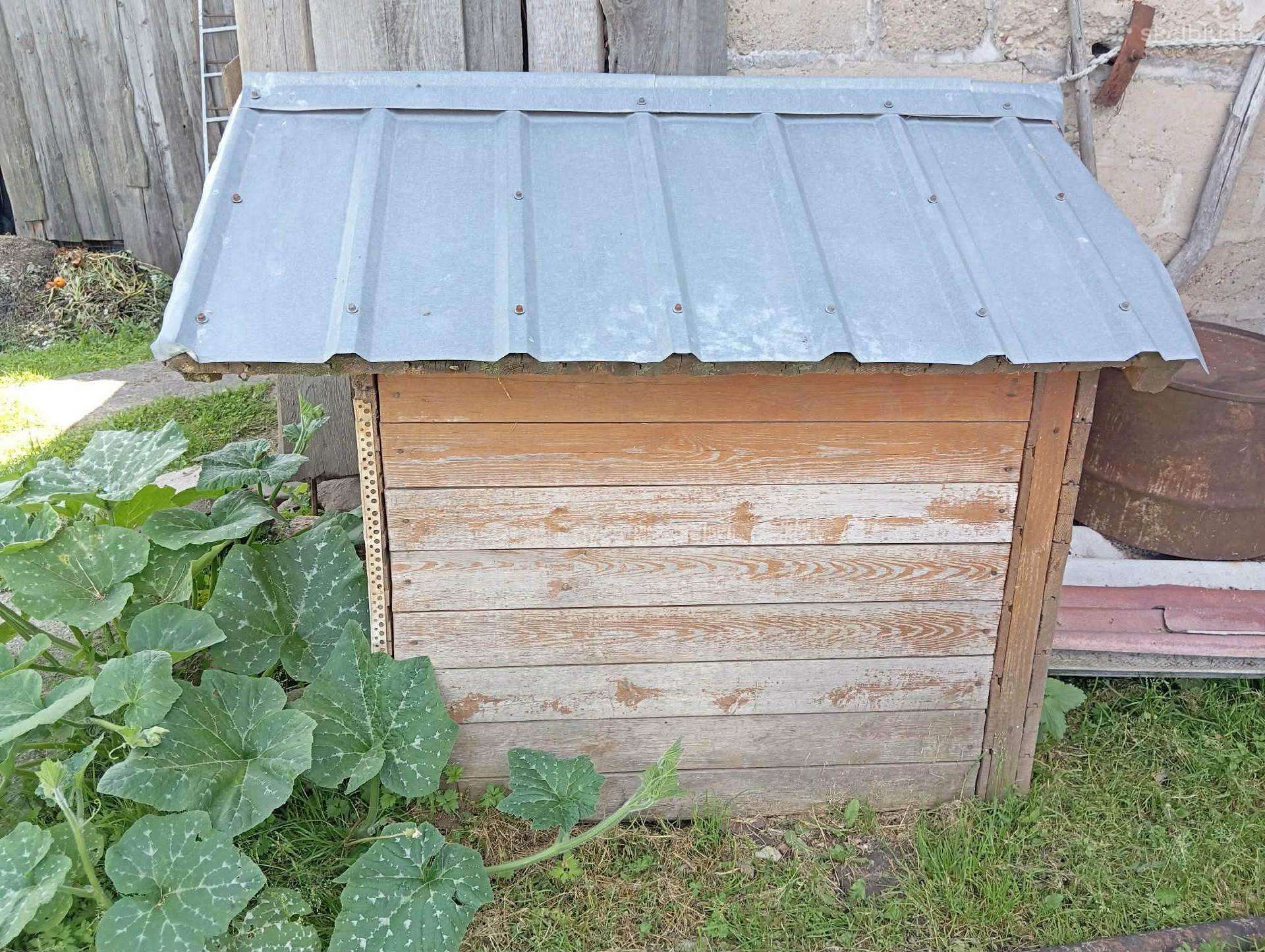 Parduodama šuns būdą. Kaina 90€.