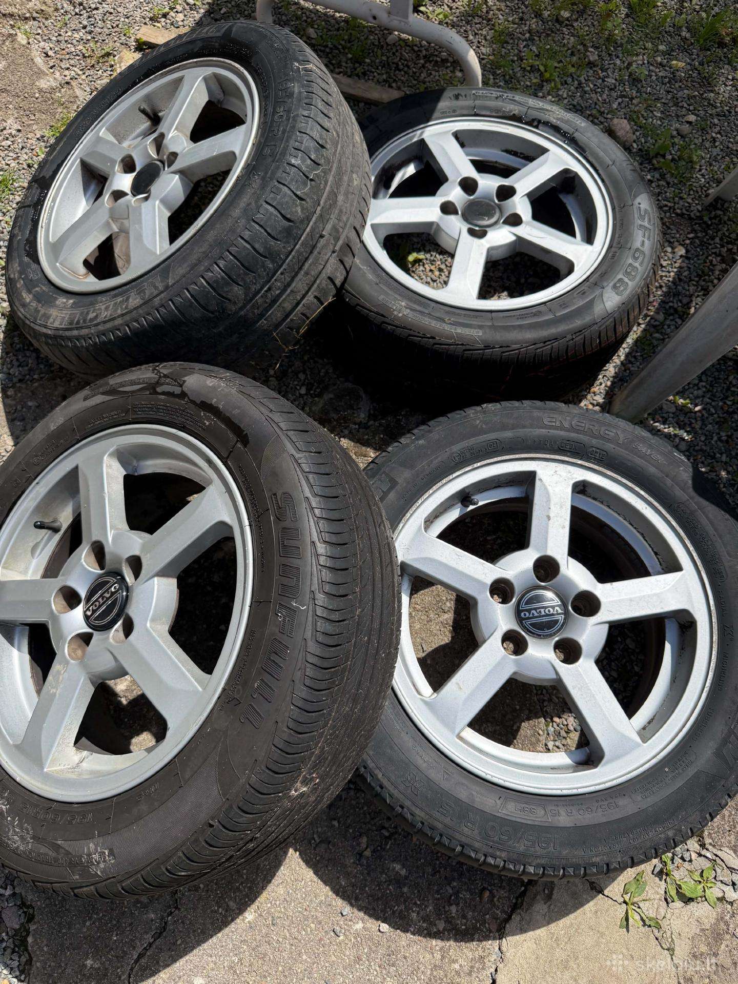 Orginalus Volvo ratai R15 108x5