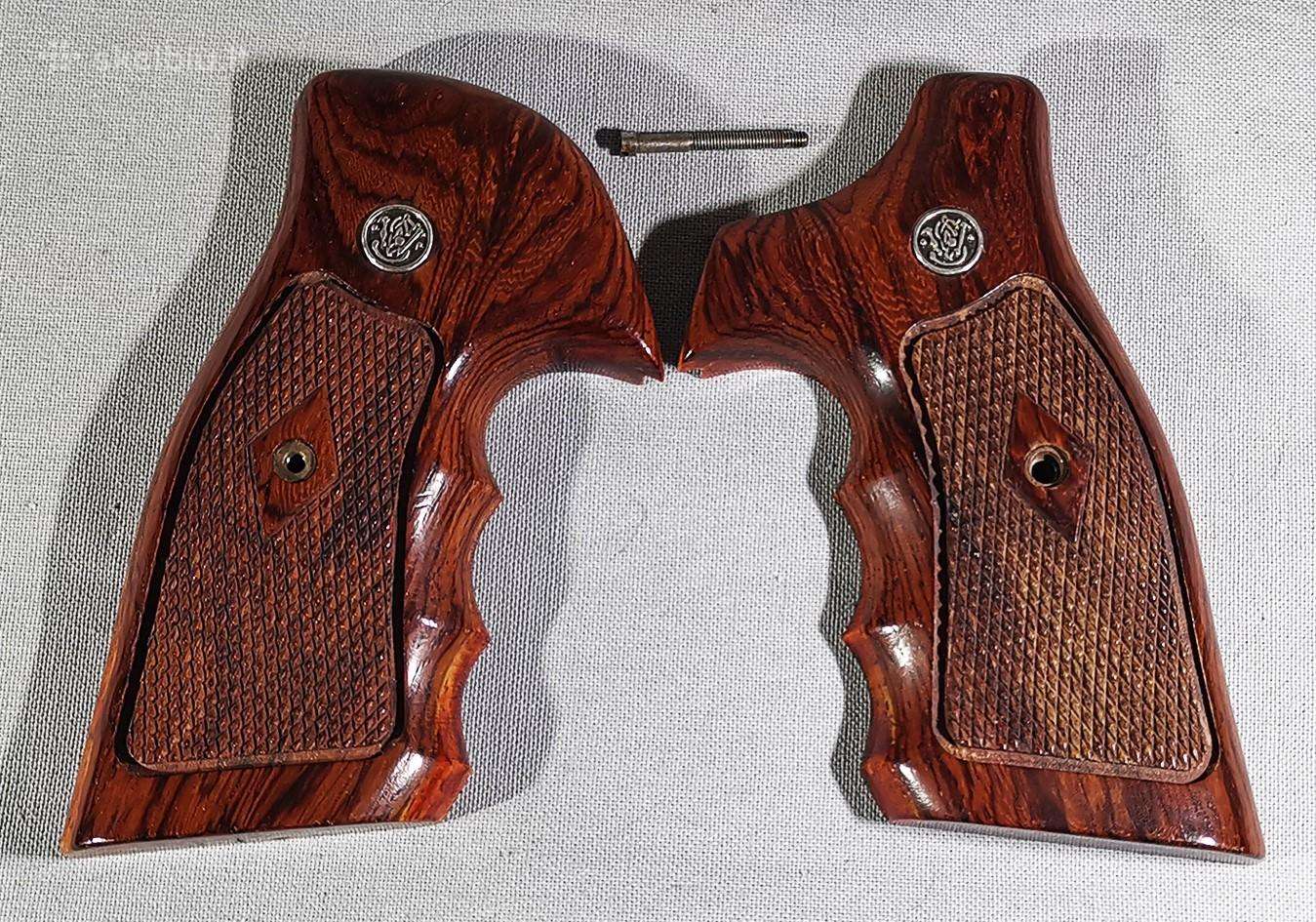 Smith & Wesson 686 N frame kriaunos