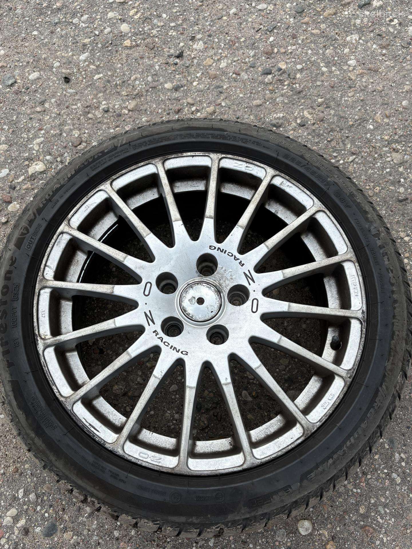 Mašinos ratlankiai Oz Racing, R17