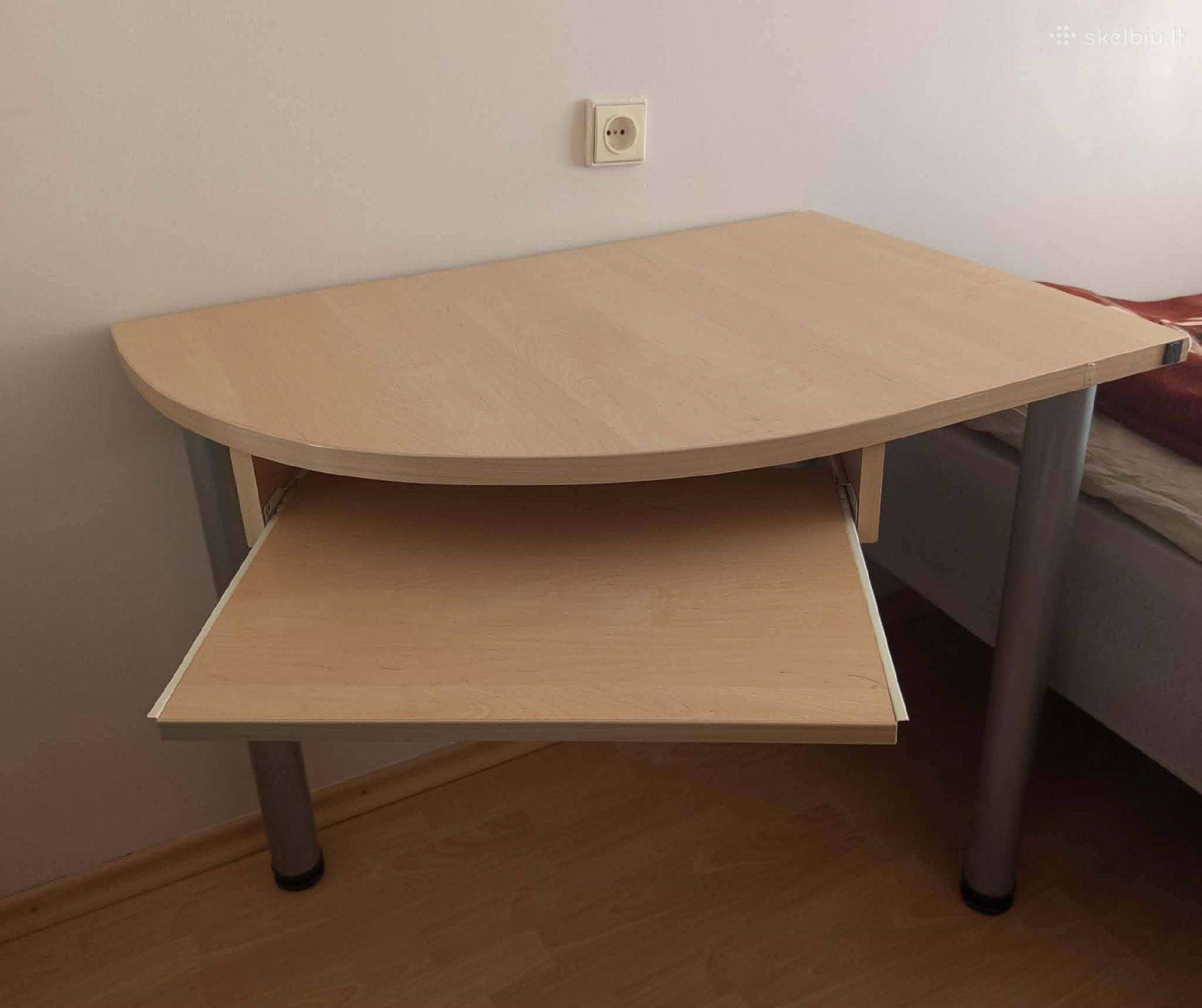 Rašomas stalas