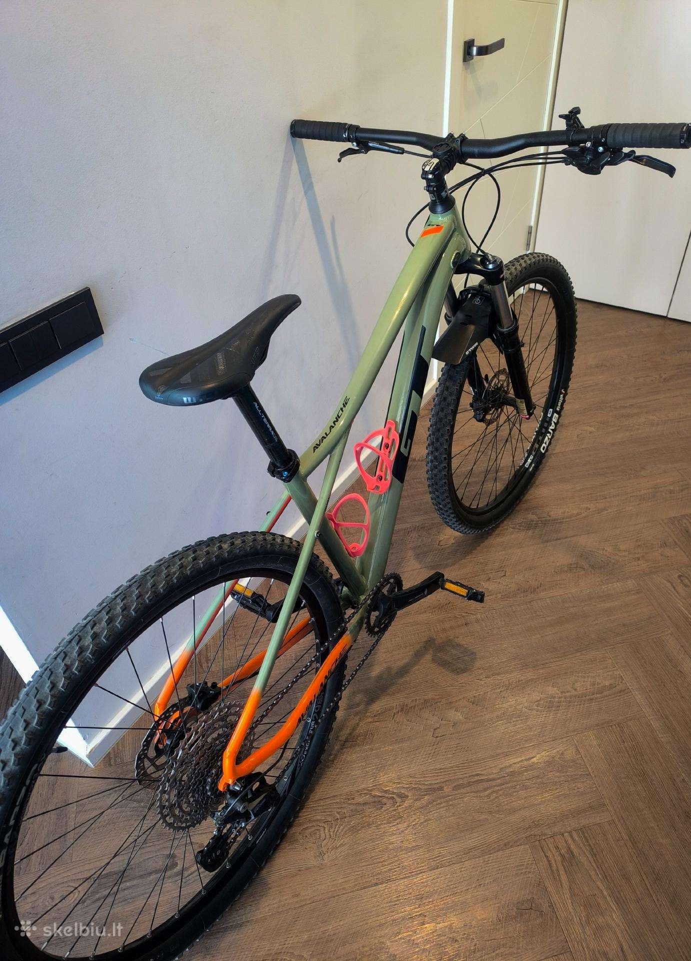 GT Avalanche Elite 29"