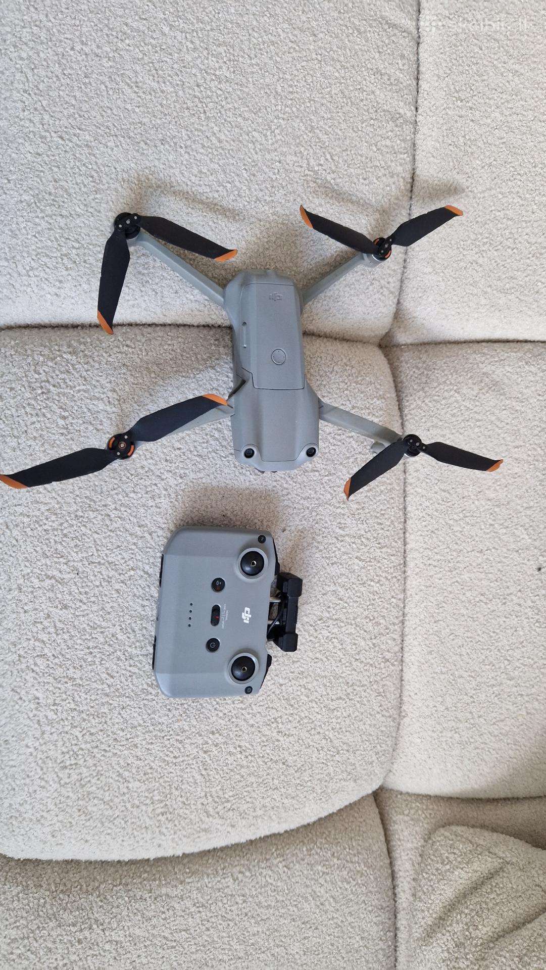 Dji air2s dronas