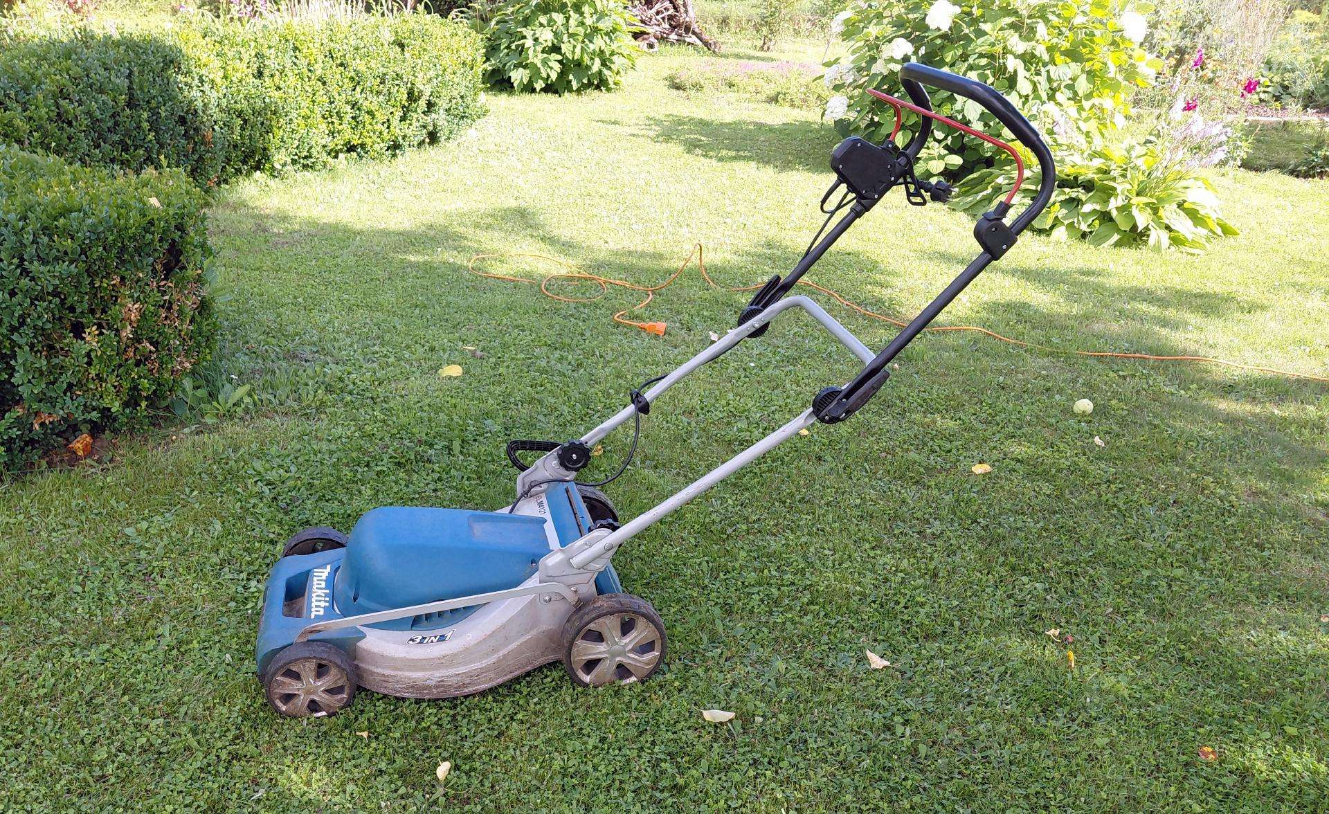 Parduodu žoliapjovę Makita Elm 4121