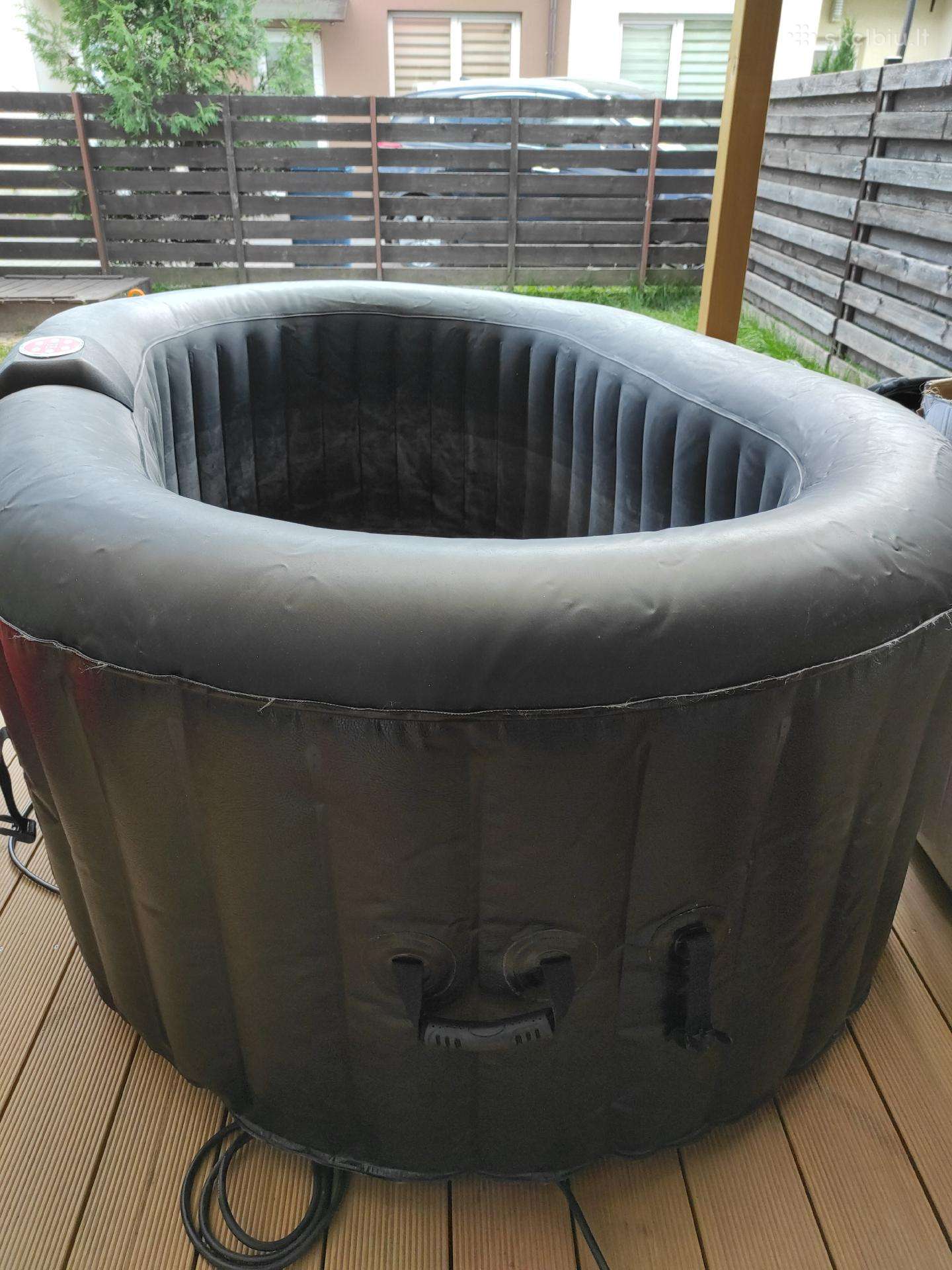 Pripučiamas dvivietis spa