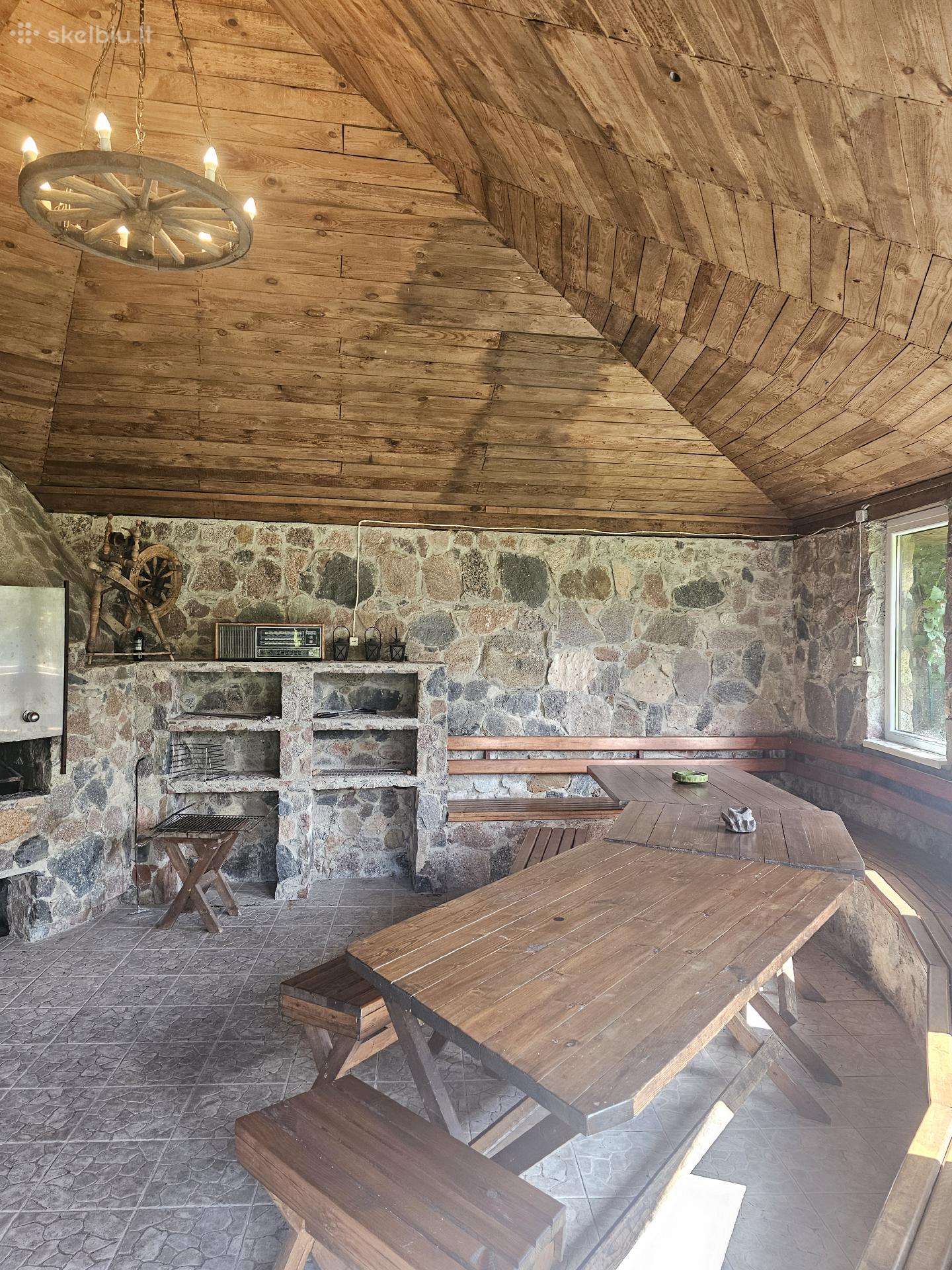 50m² 20 vietų šašlikine su 9 vietu apgyvendinimu