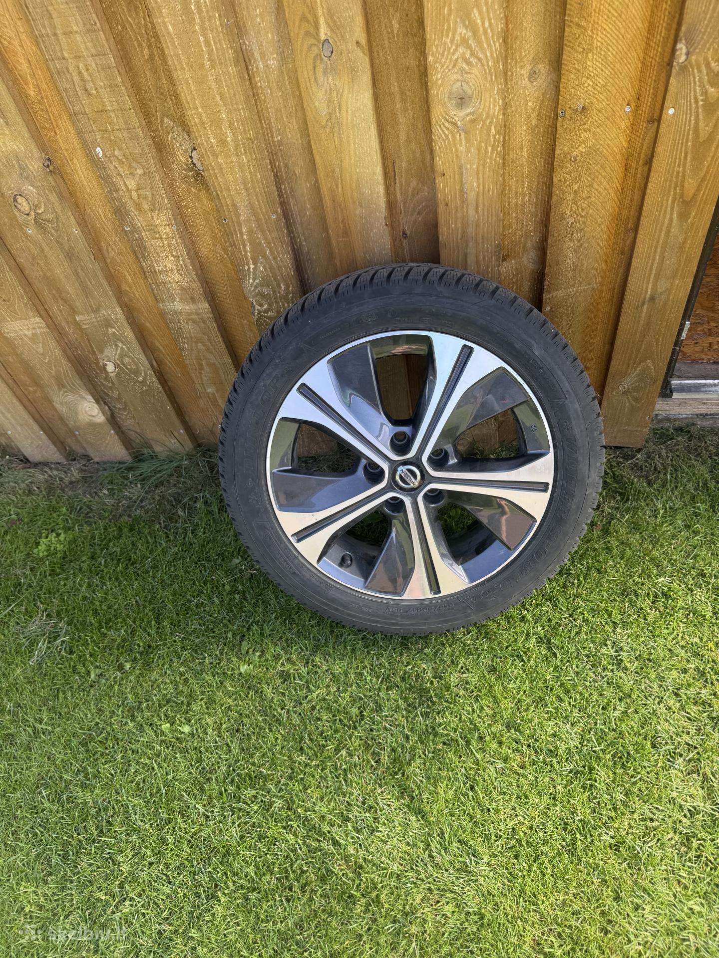 Nissan leaf ratlankiai ir žieminės padangos Dunlop