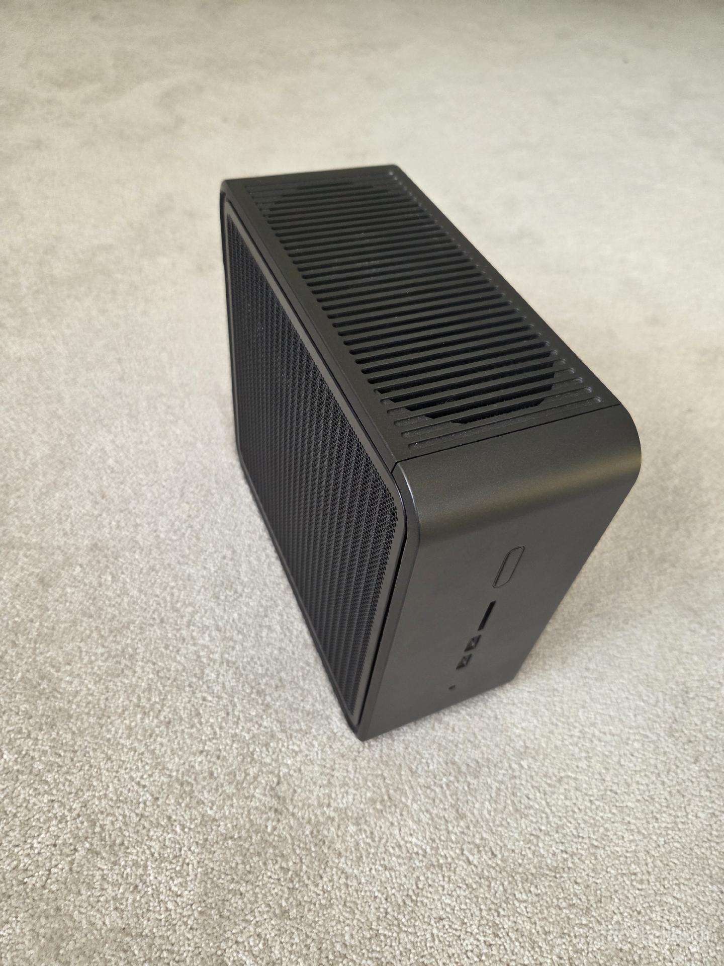 Nuc 9 Pro Xeon, 64gb RAM, 3tb SSD