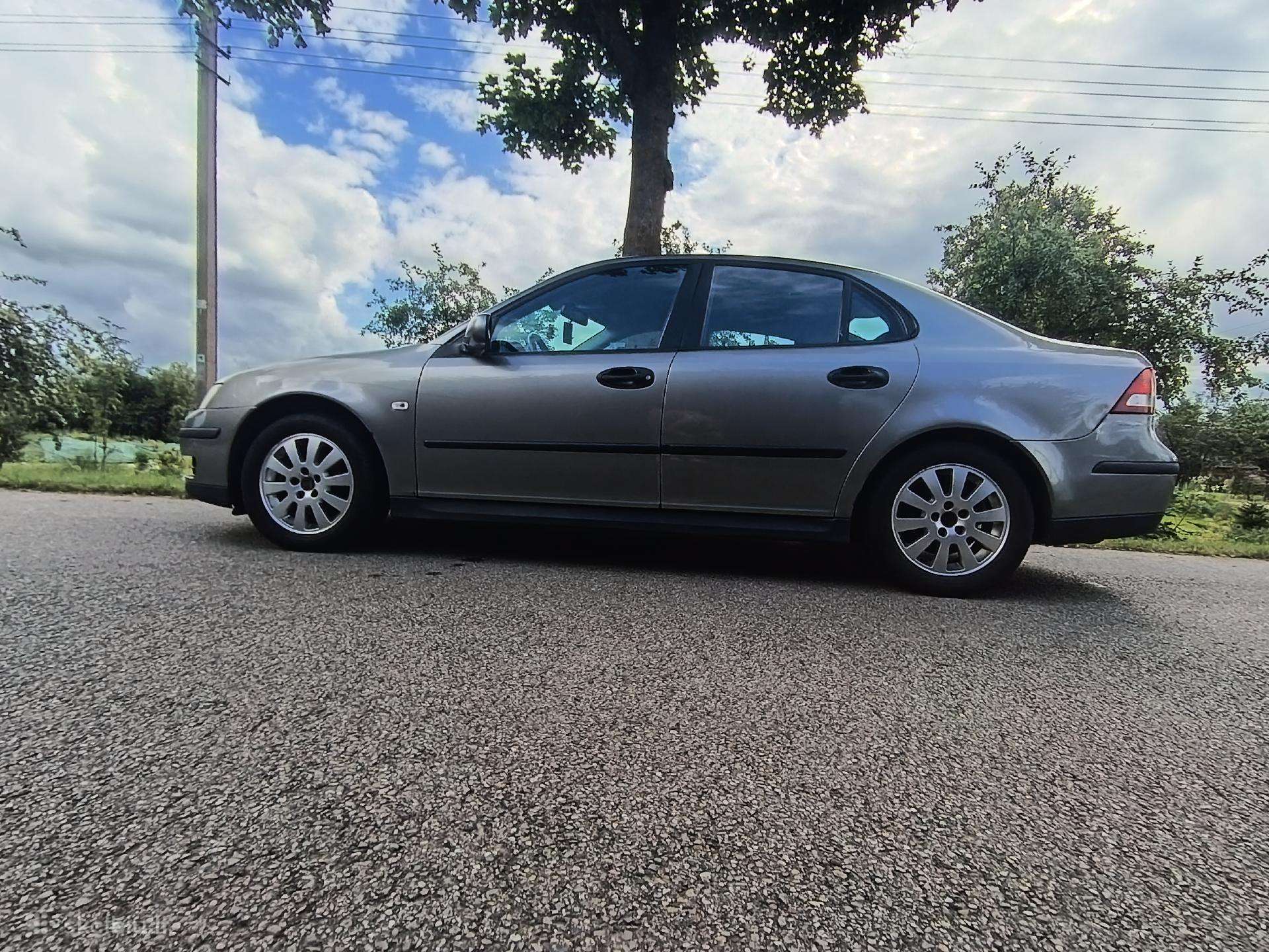 Saab 9-3, Седан