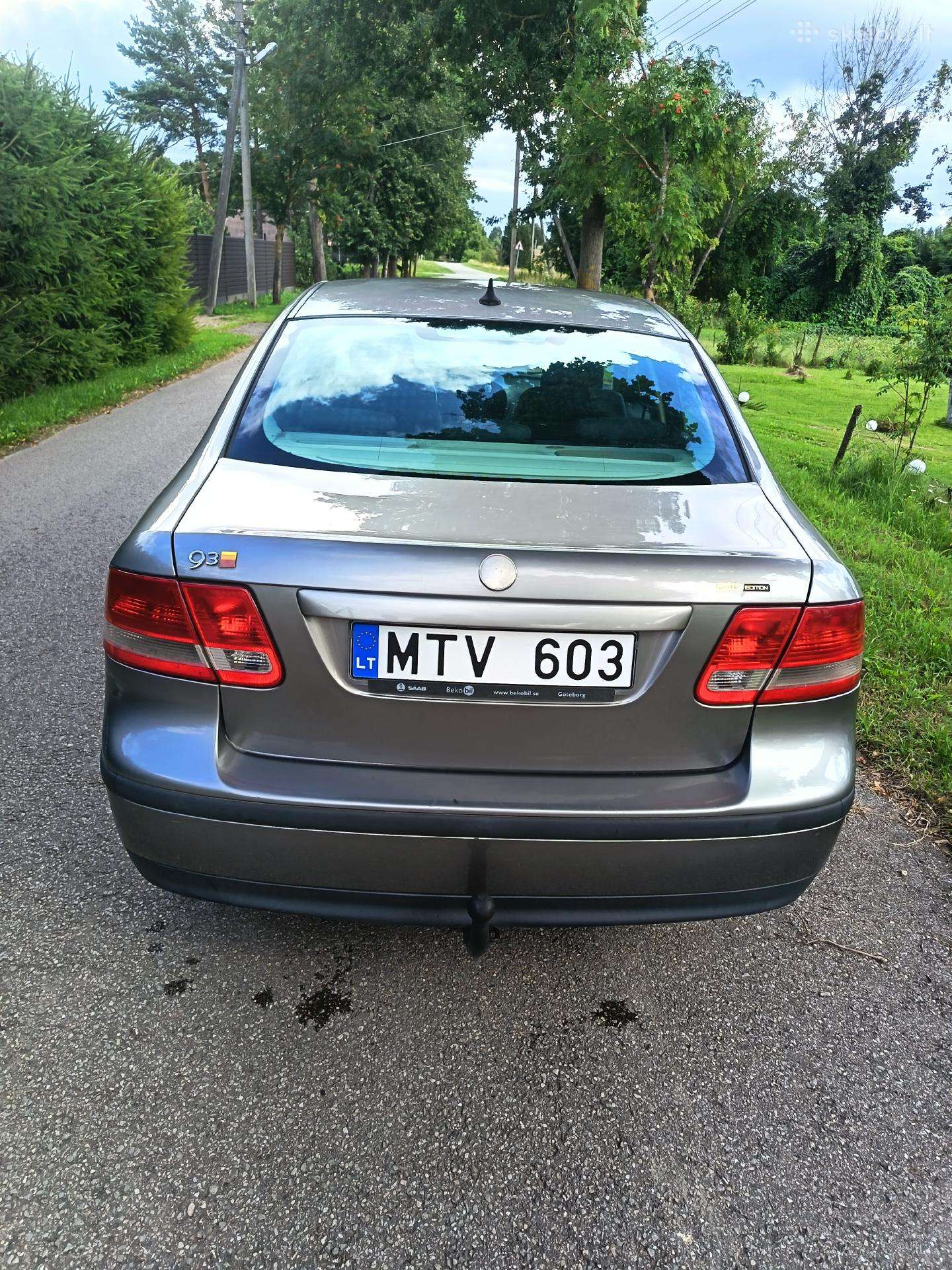 Saab 9-3, Седан
