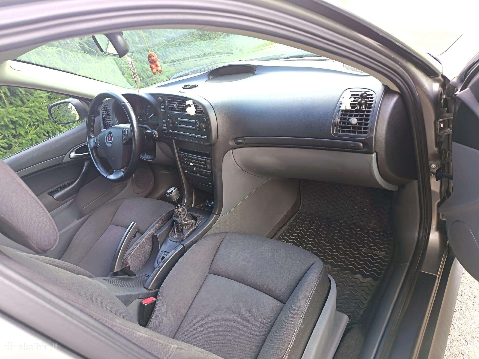 Saab 9-3, Седан