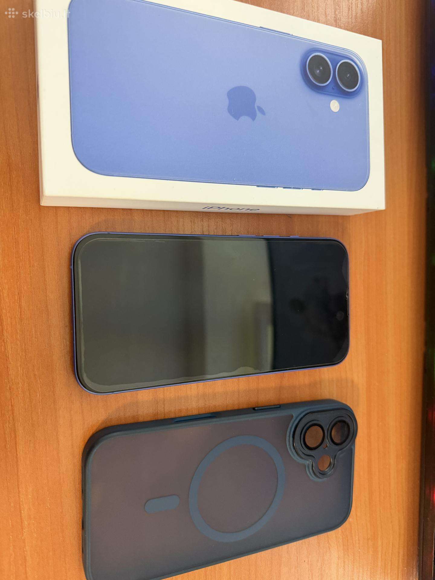 Apple iPhone 16