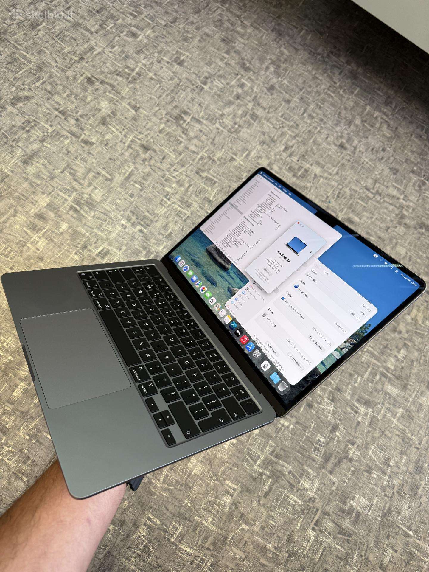 MacBook Air M2 (2022) 16gb RAM 512gb SSD