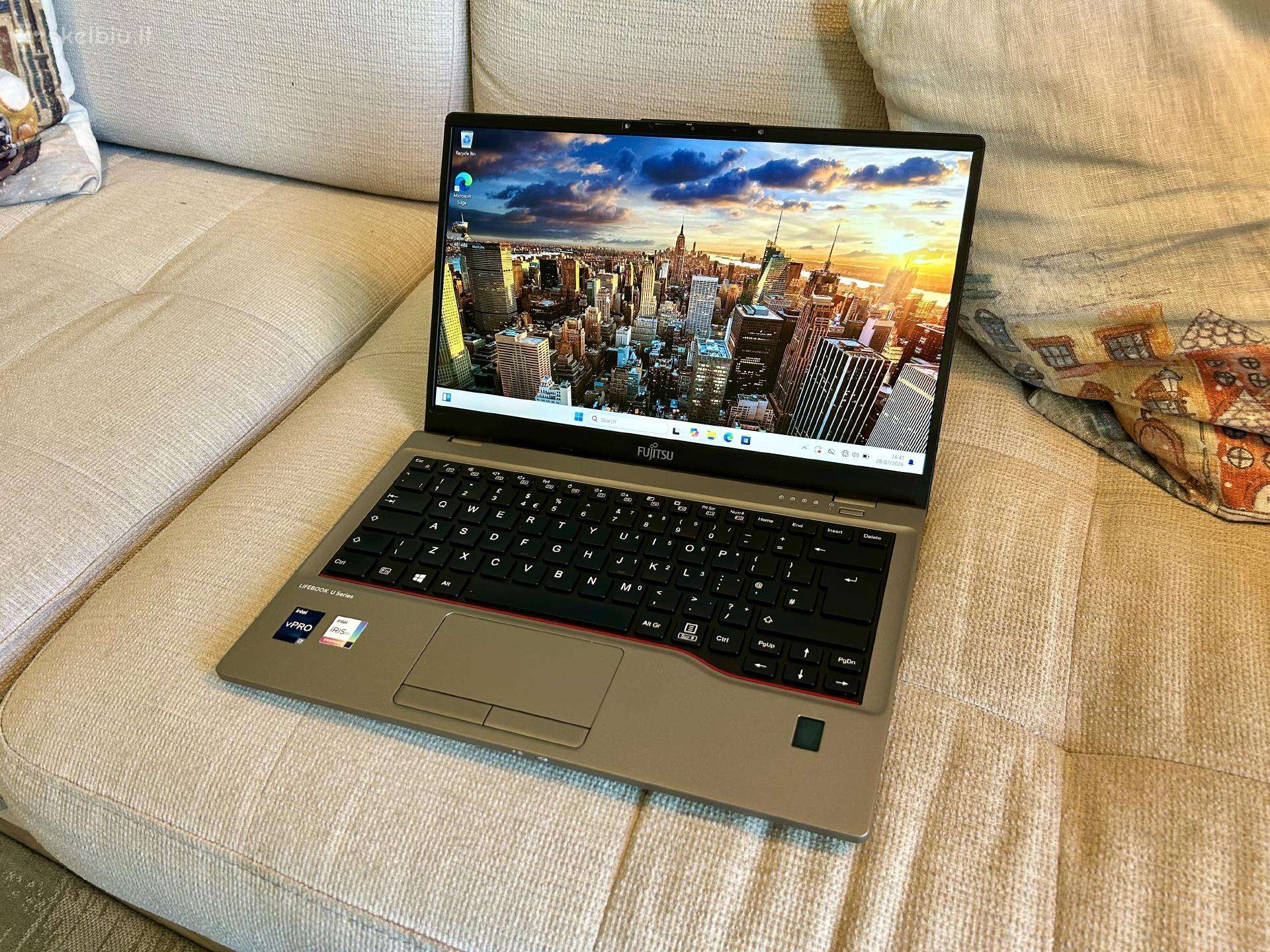 Fujitsu Lifebook U7412, i7-1270p, Made in Japan