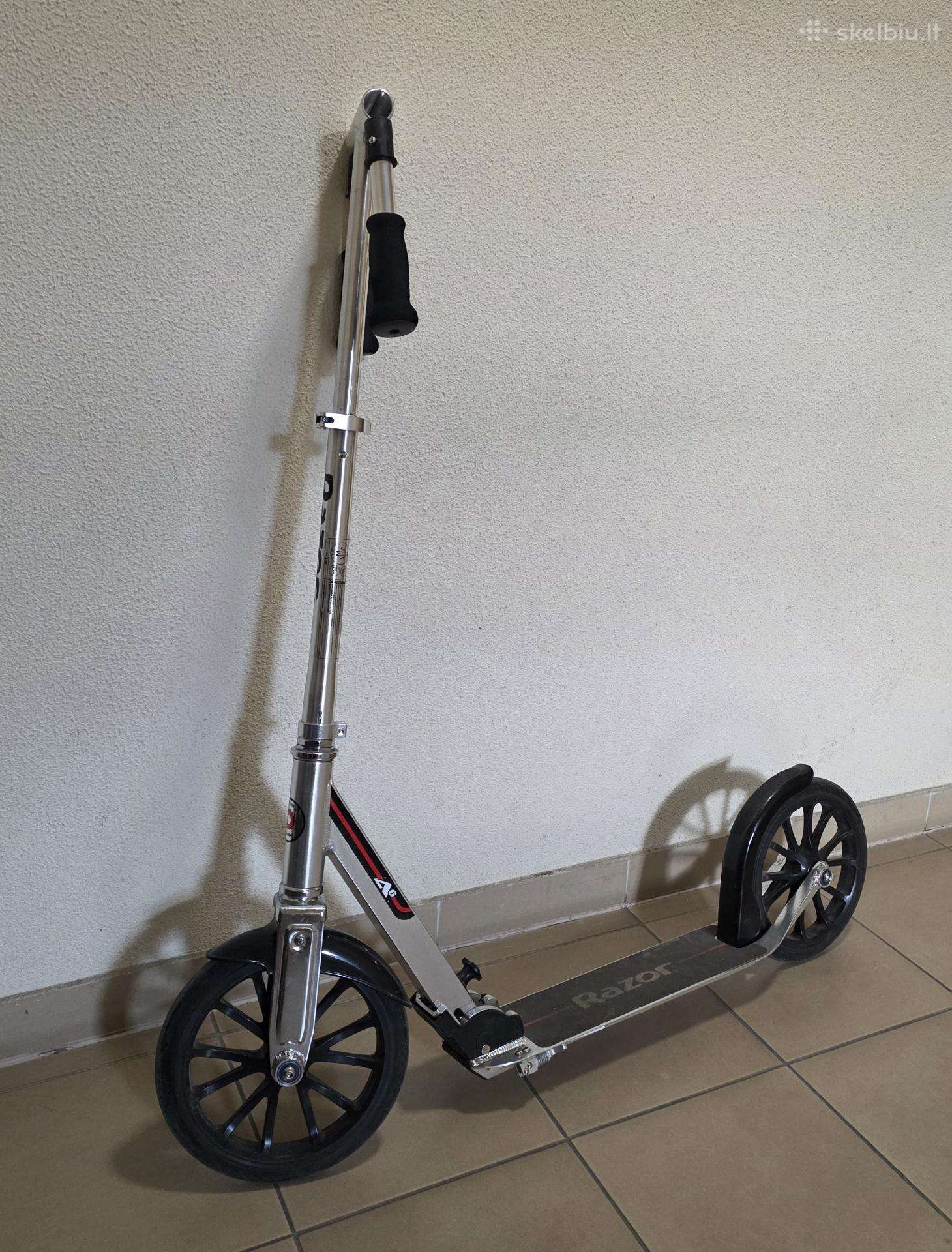 Paspirtukas Razor A6
