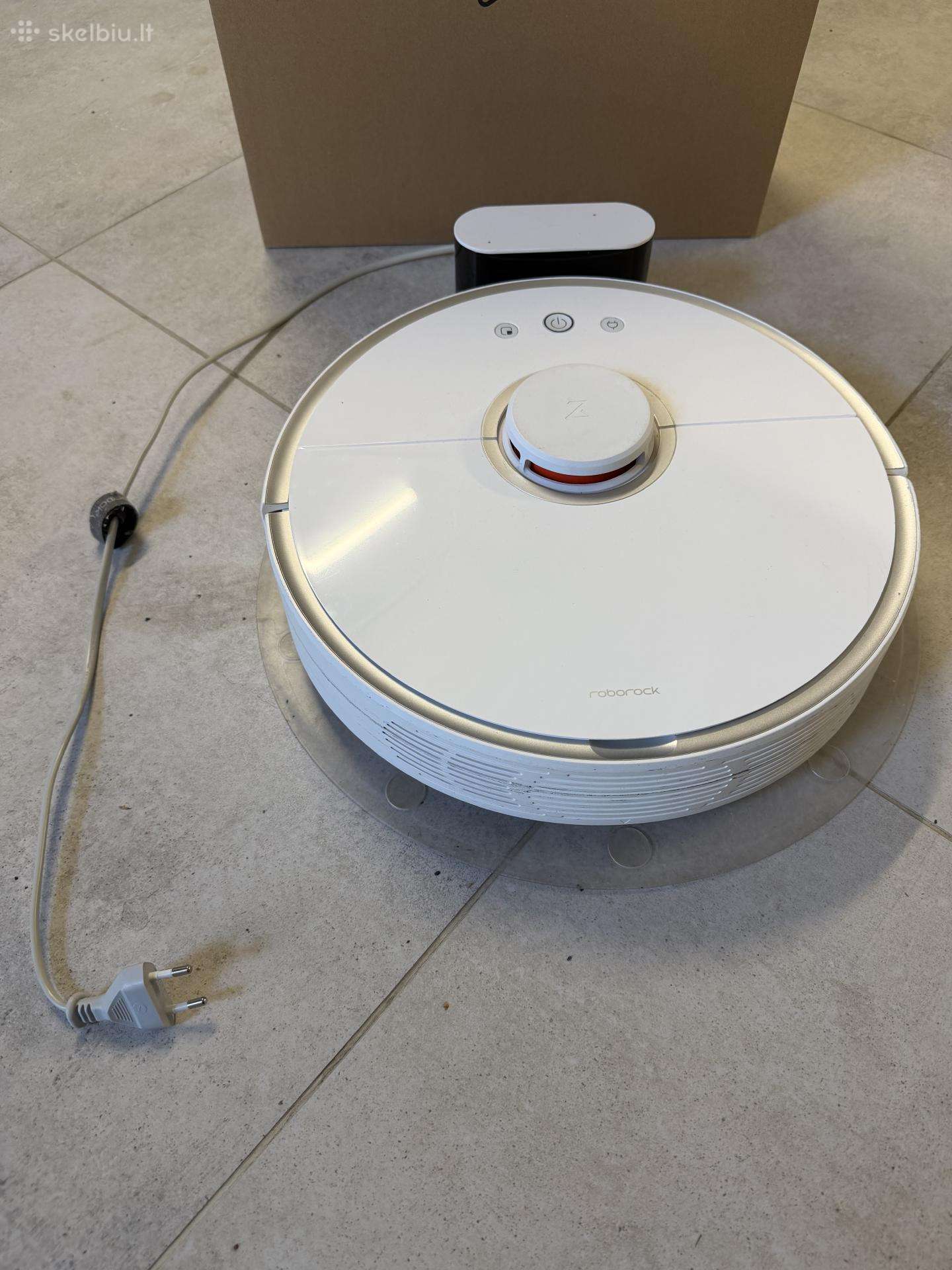 Parduodamas robotas siurblys Roborock S5